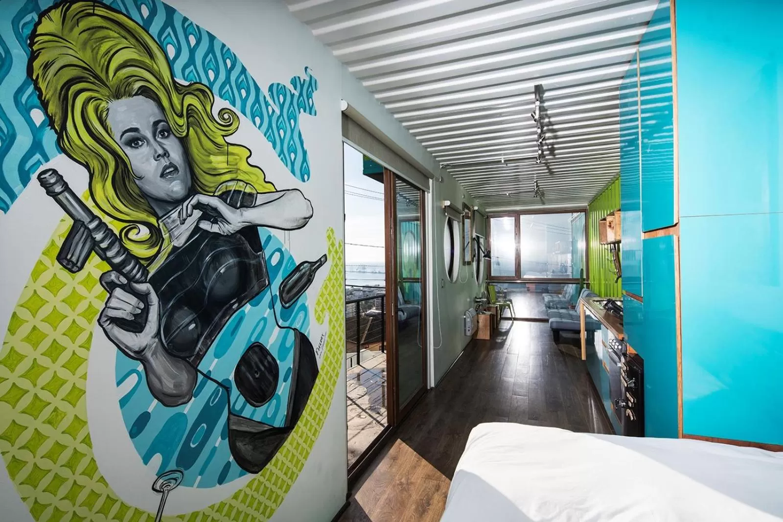 Balcony/Terrace, Bed in Hotel Winebox Valparaiso