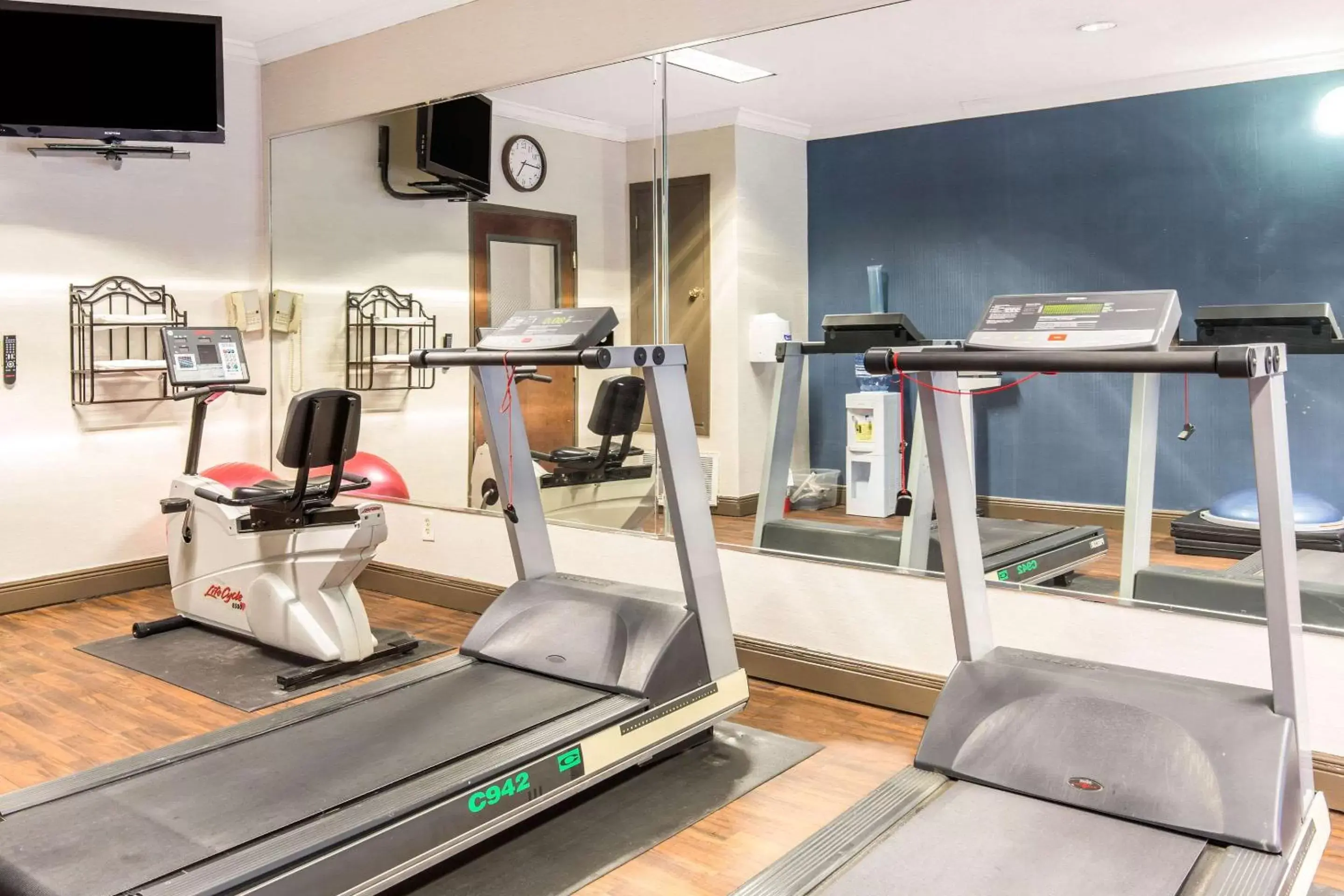 Fitness centre/facilities, Fitness Center/Facilities in Comfort Inn & Suites IAH Bush Airport – East