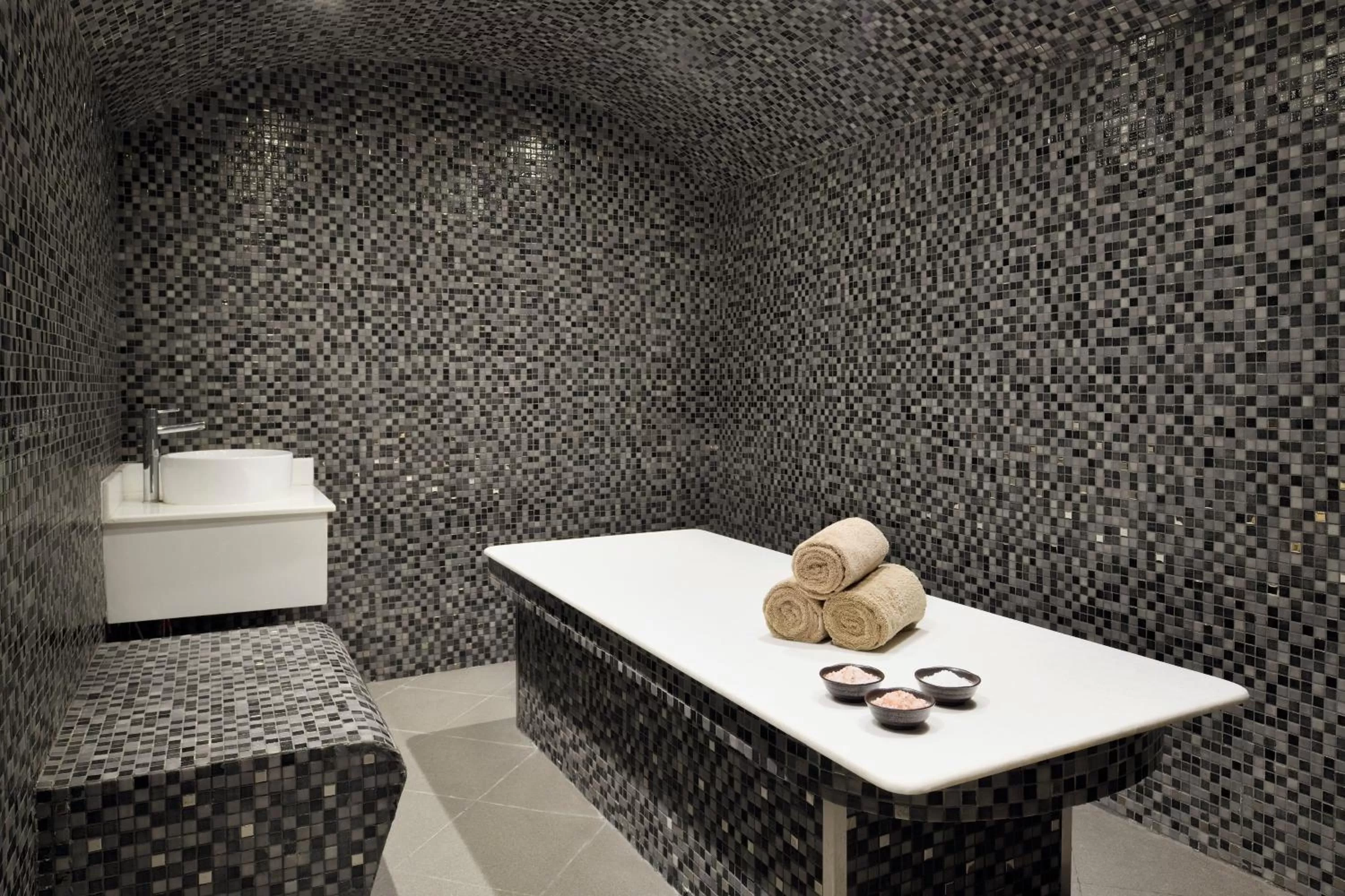 Spa and wellness centre/facilities in InterContinental Riyadh, an IHG Hotel