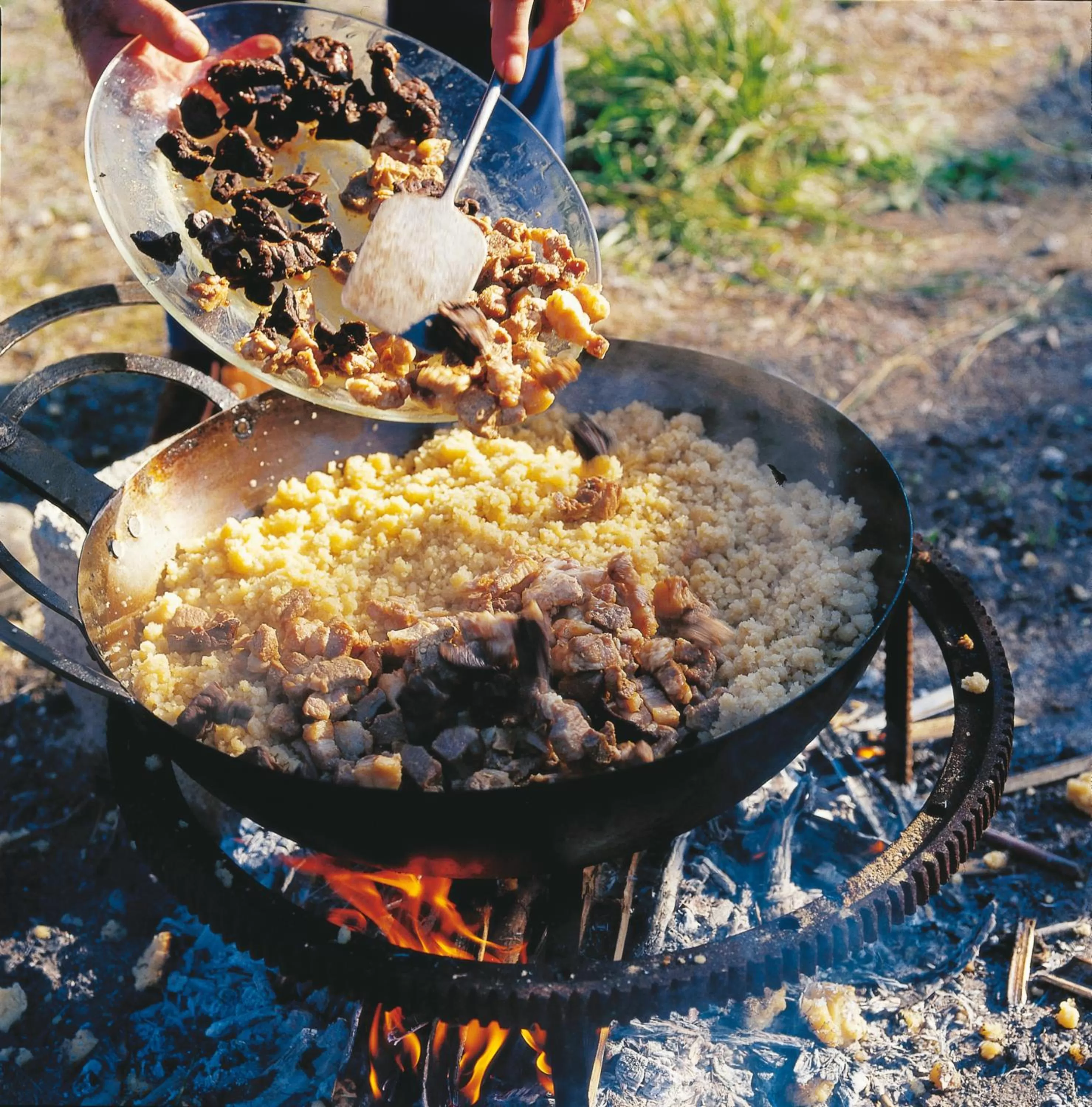 Restaurant/places to eat in Hotel Almunia