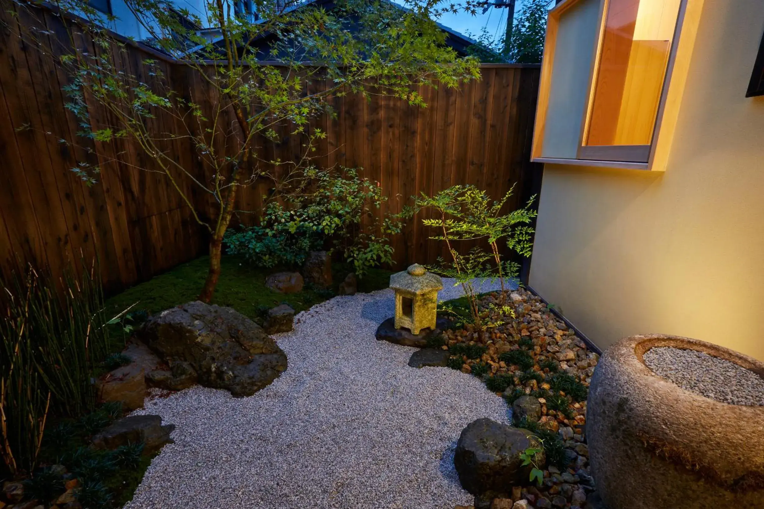 Garden in Rinn Kujofujinoki West