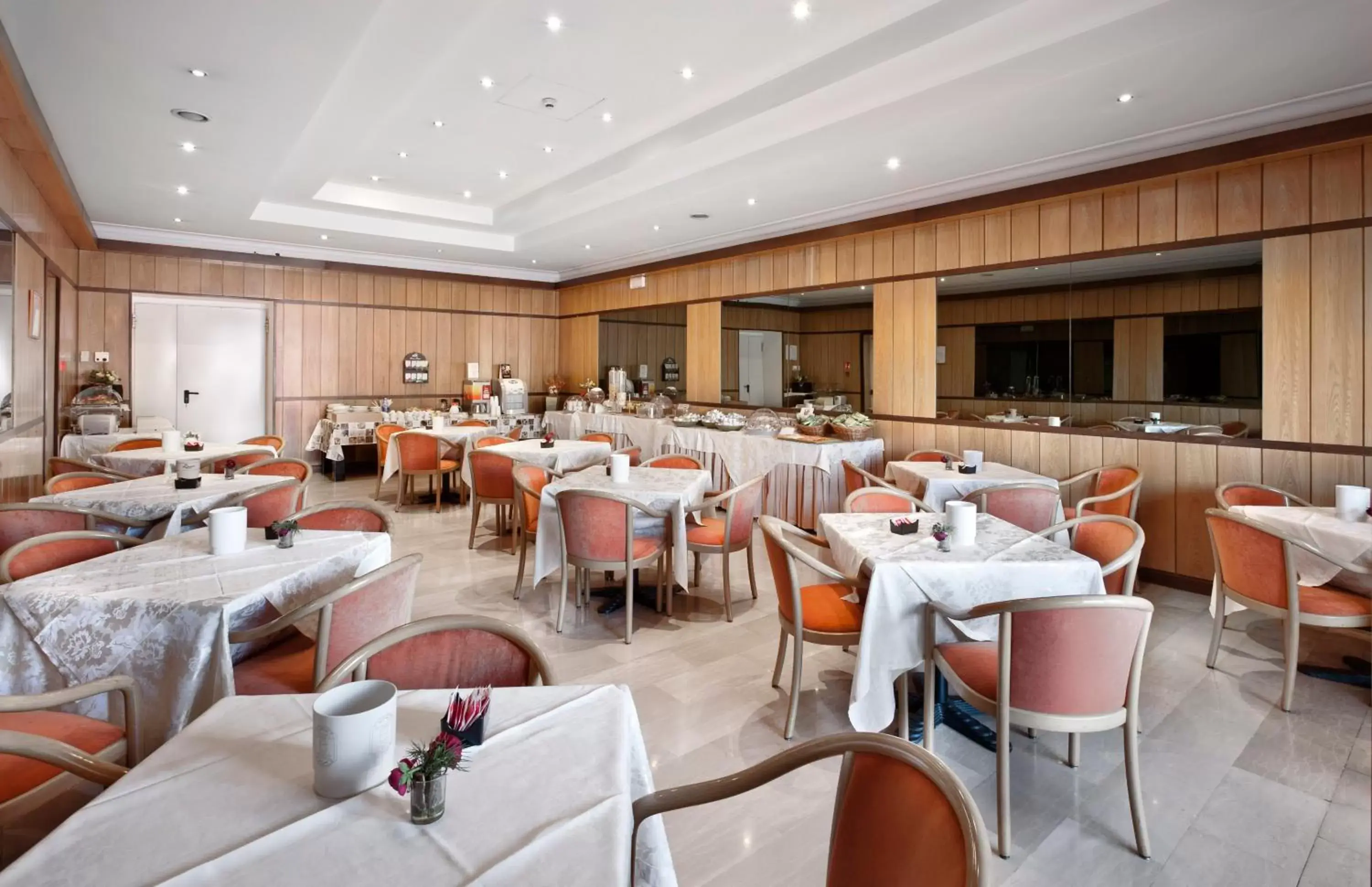 Lounge or bar, Restaurant/Places to Eat in Hotel Fortuna