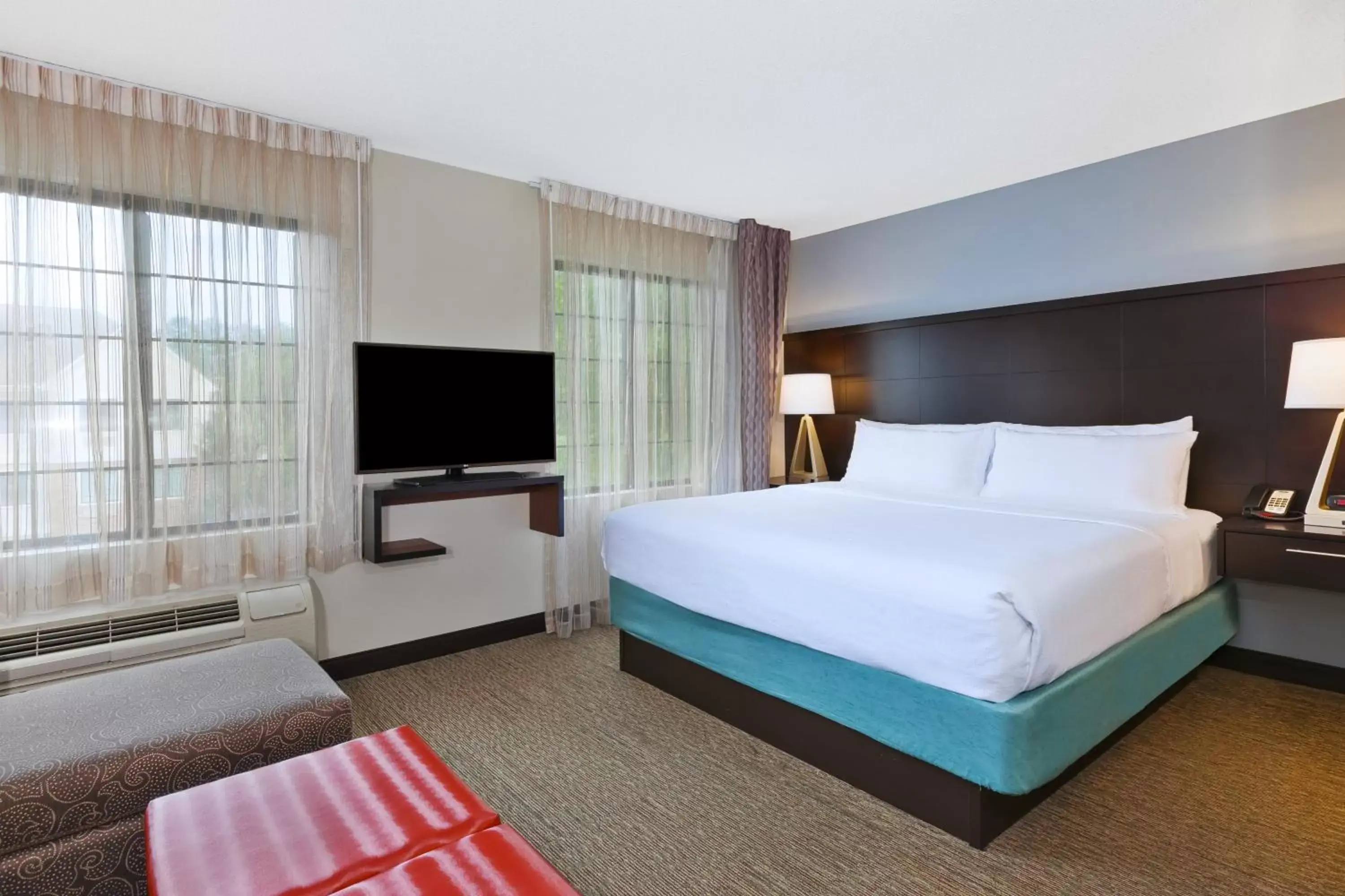 Photo of the whole room, Bed in Staybridge Suites Detroit-Utica, an IHG Hotel