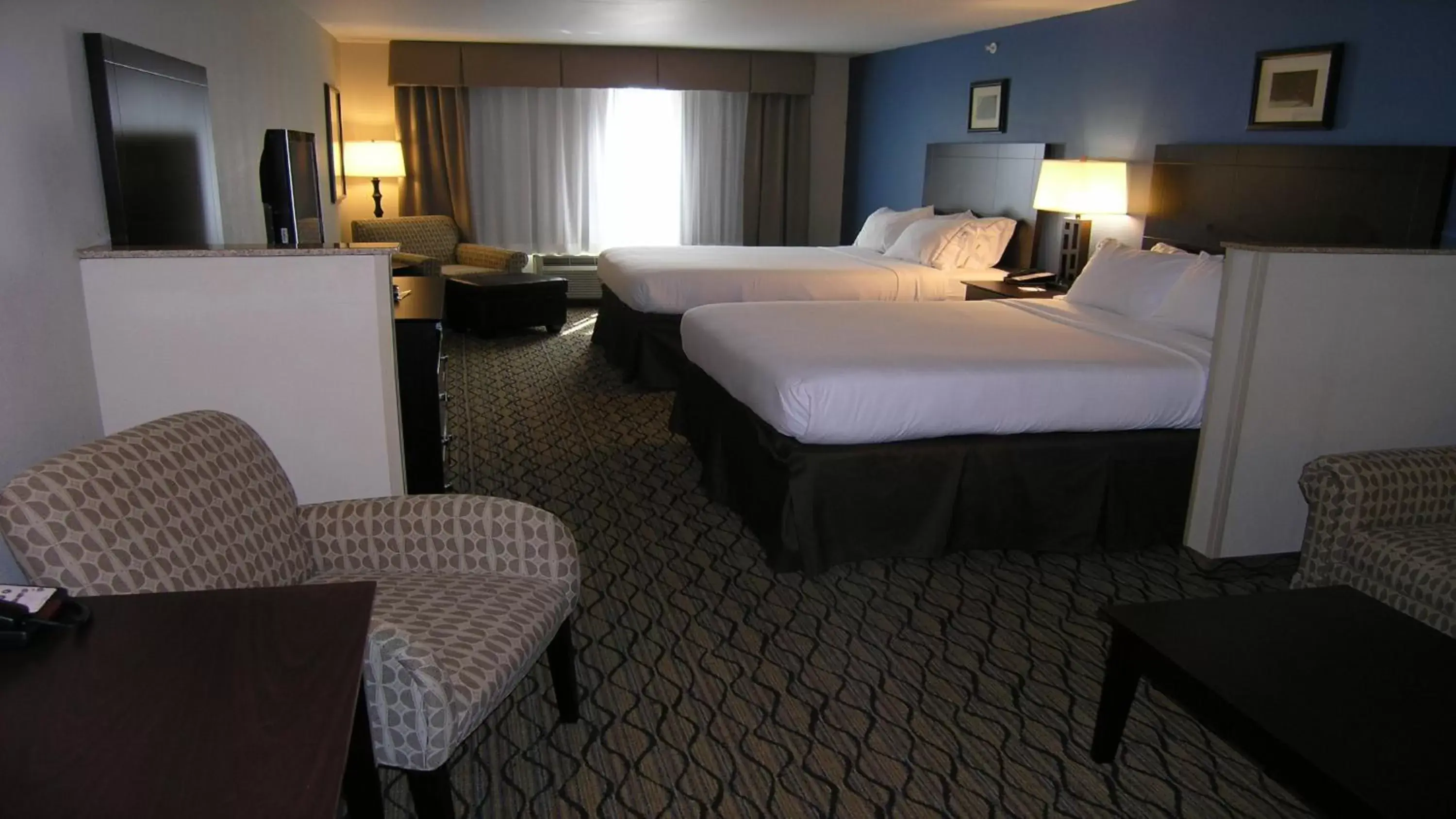 Photo of the whole room, Bed in Holiday Inn Express & Suites Belle Vernon, an IHG Hotel