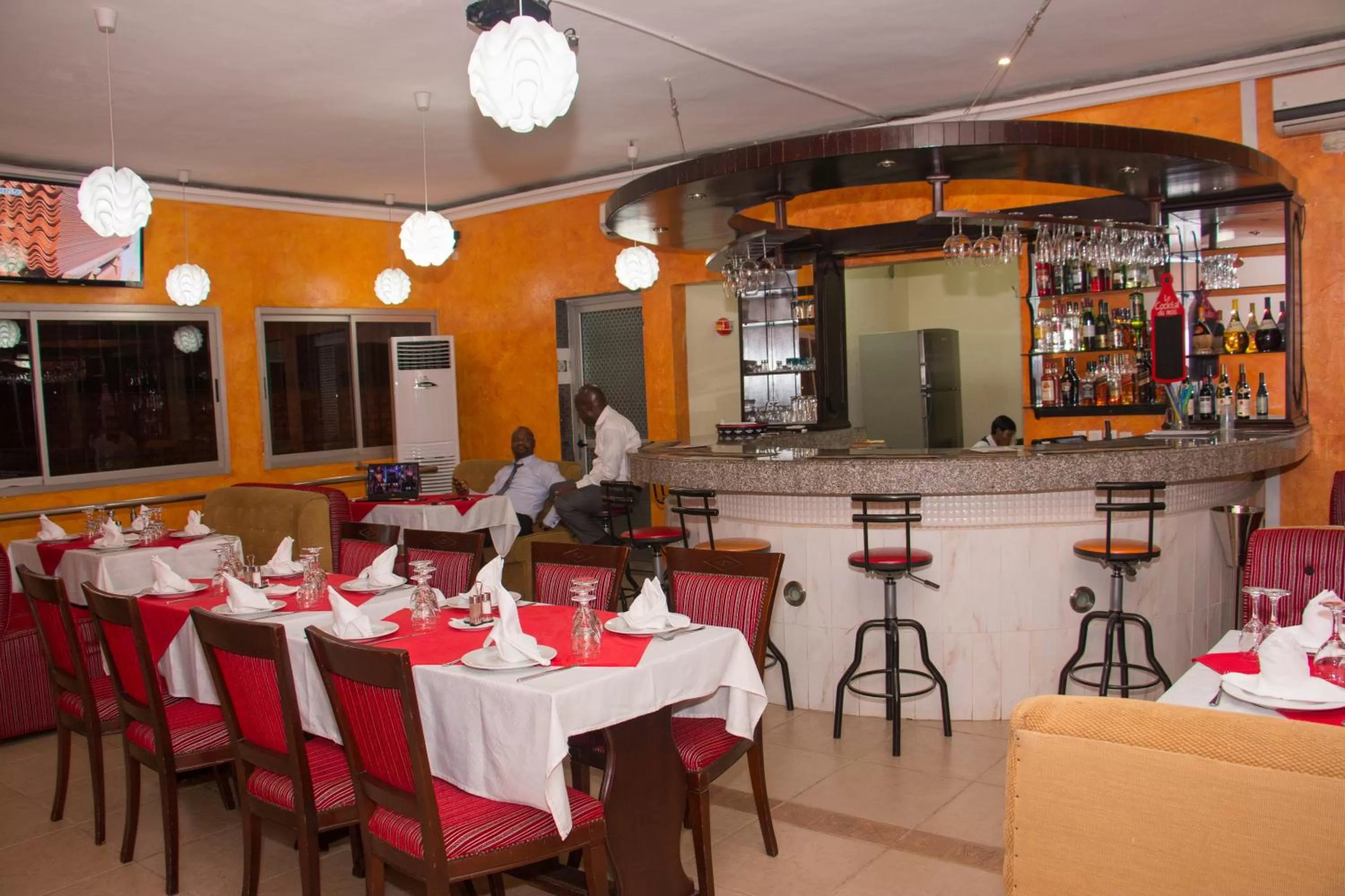 Restaurant/places to eat in Cypa Hotel