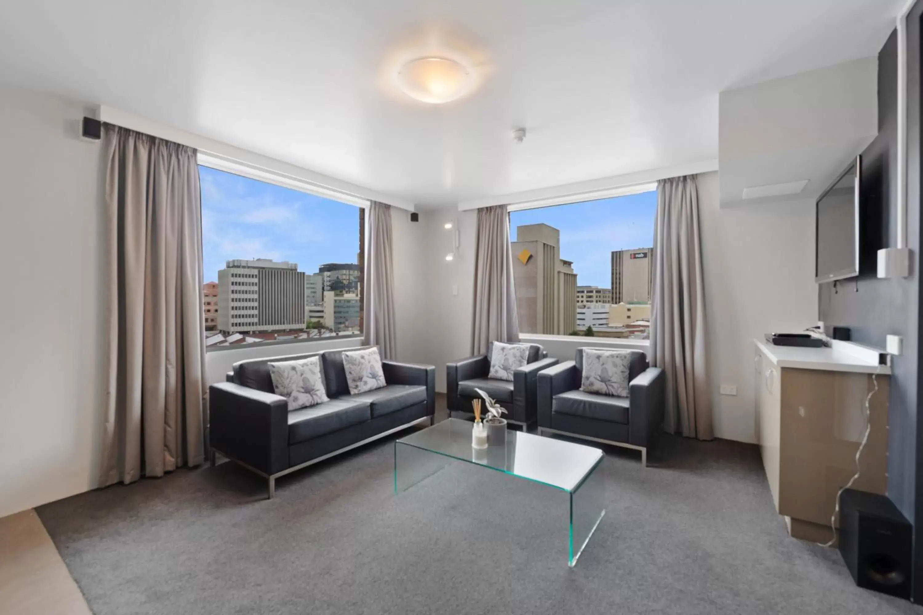 Living room, Seating Area in Allurity Hotel