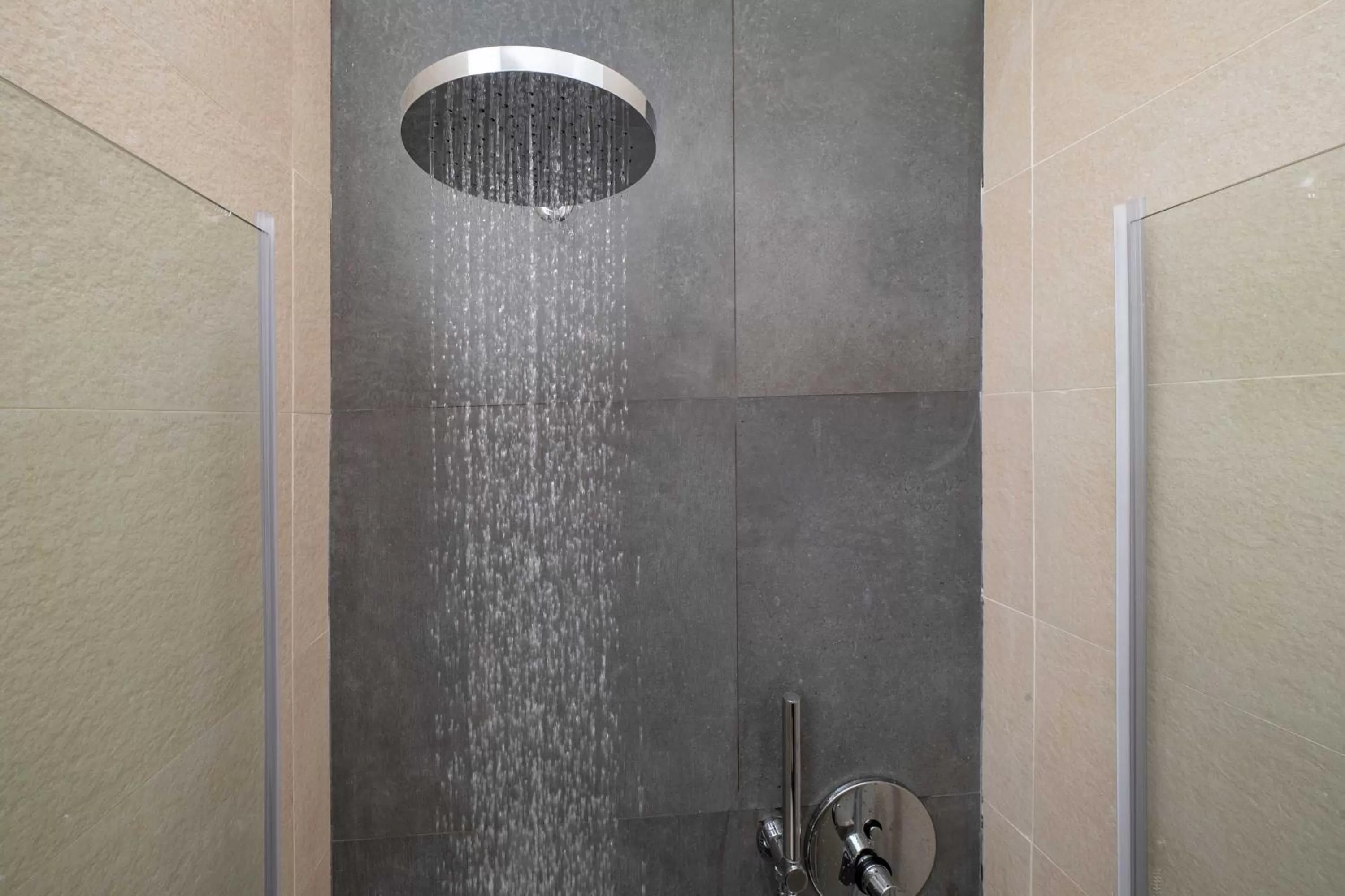 Shower in Giordani 23 B&B