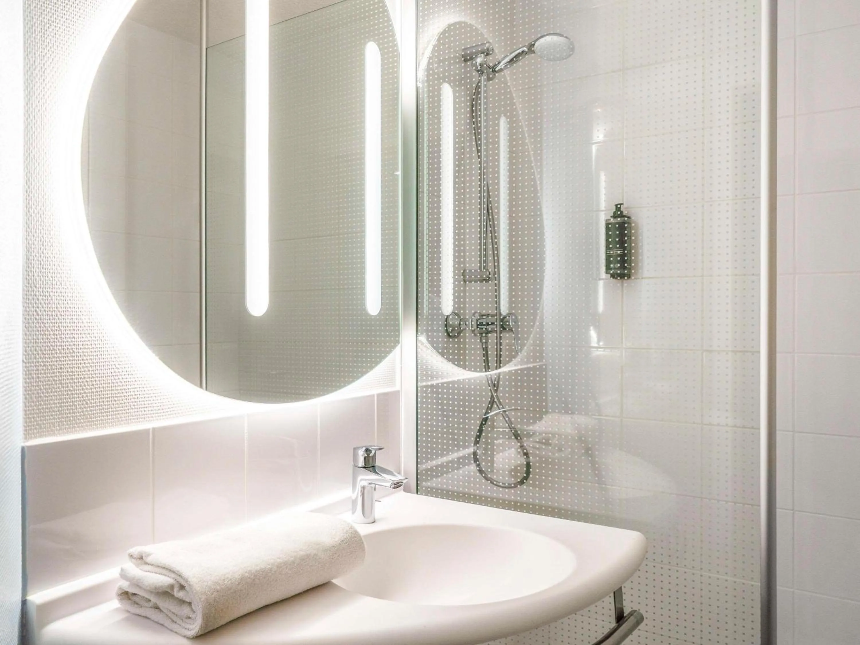 Standard Twin Room in ibis budget Paris Porte de Bercy