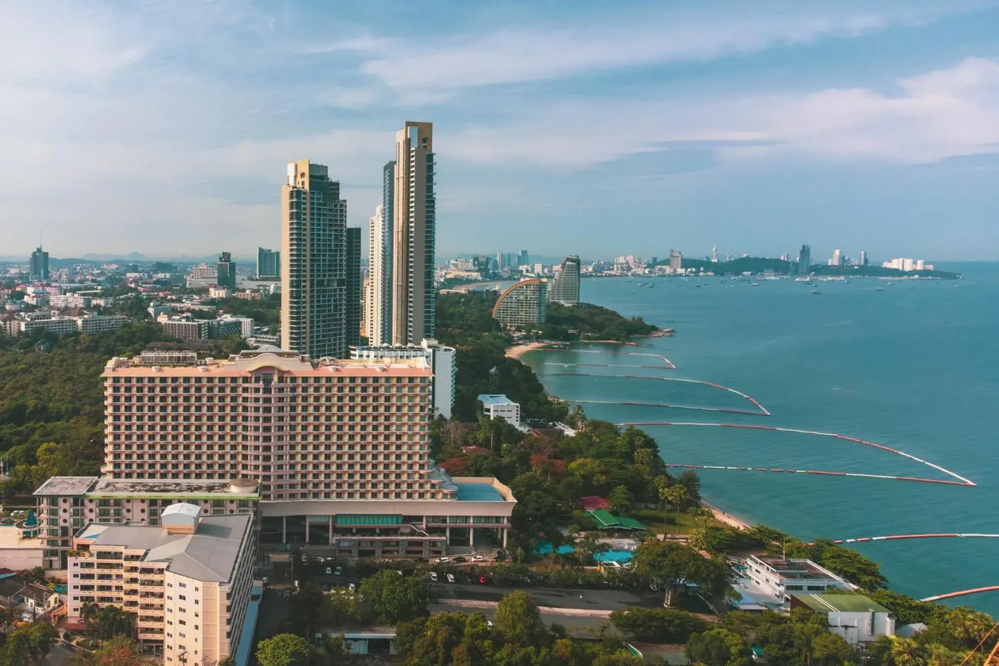 View (from property/room), Bird's-eye View in Long Beach Garden Hotel & Pavilions