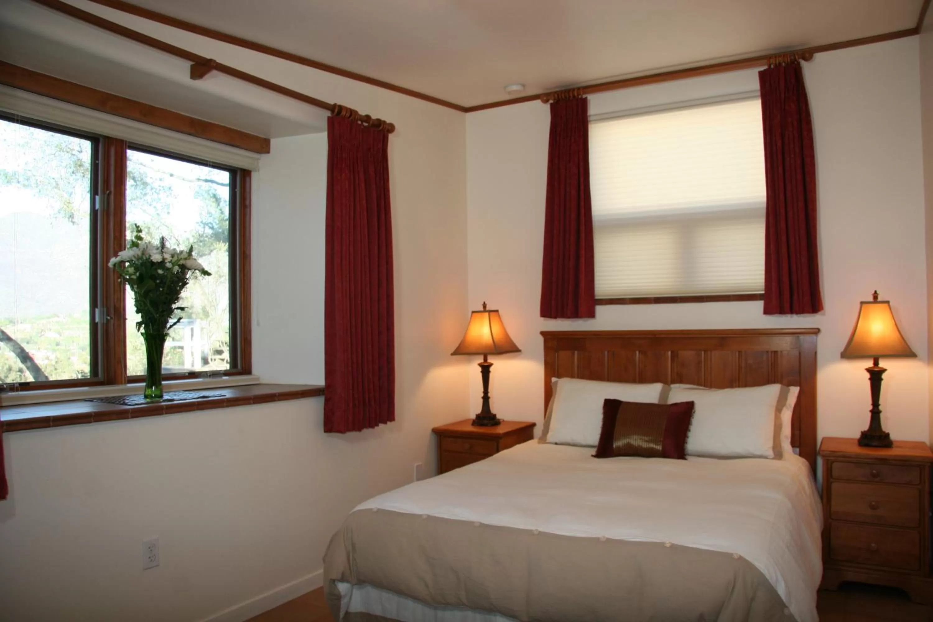 Bedroom, Room Photo in Ojai Retreat & Inn