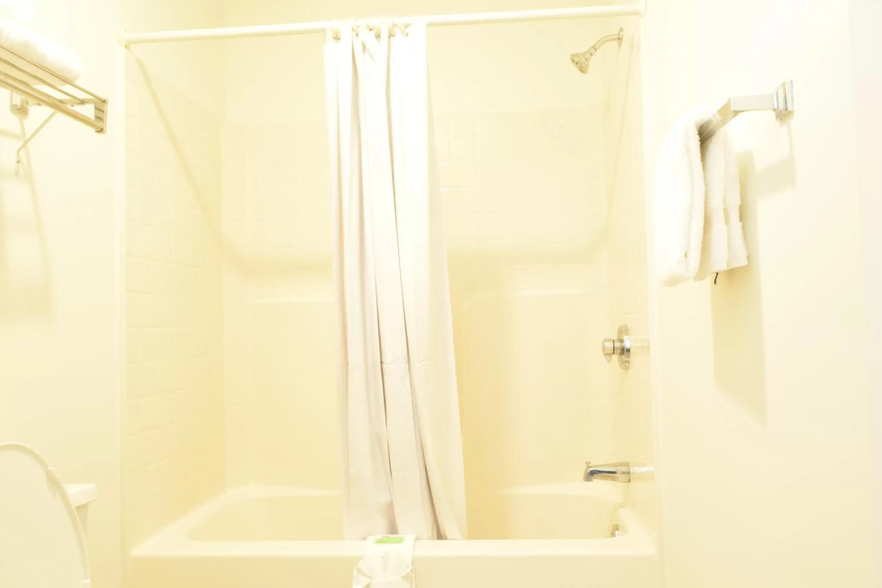 Shower, Bathroom in Hilltop Inn & Suites - North Stonington