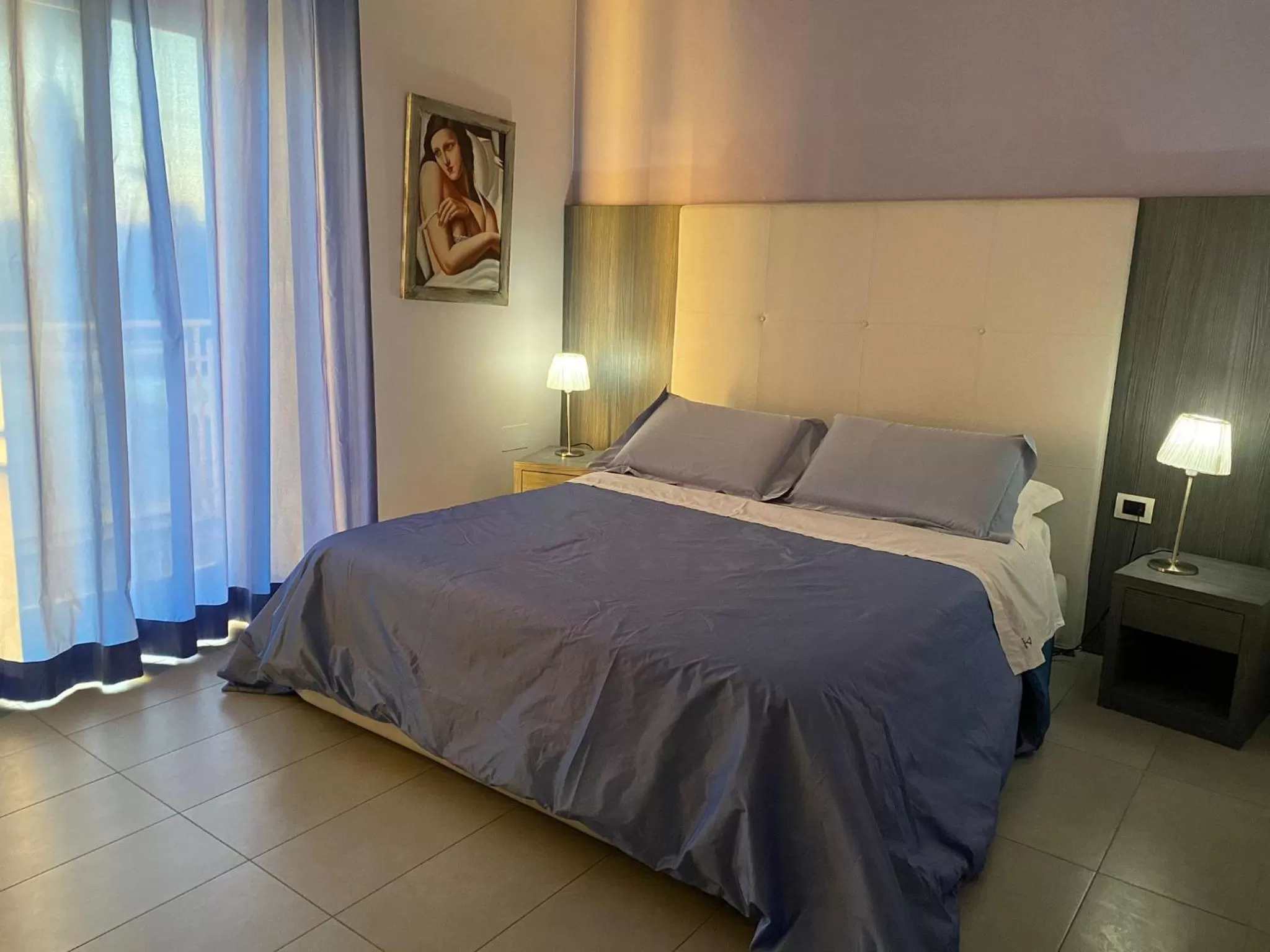 Bedroom, Bed in Victoria Hotel