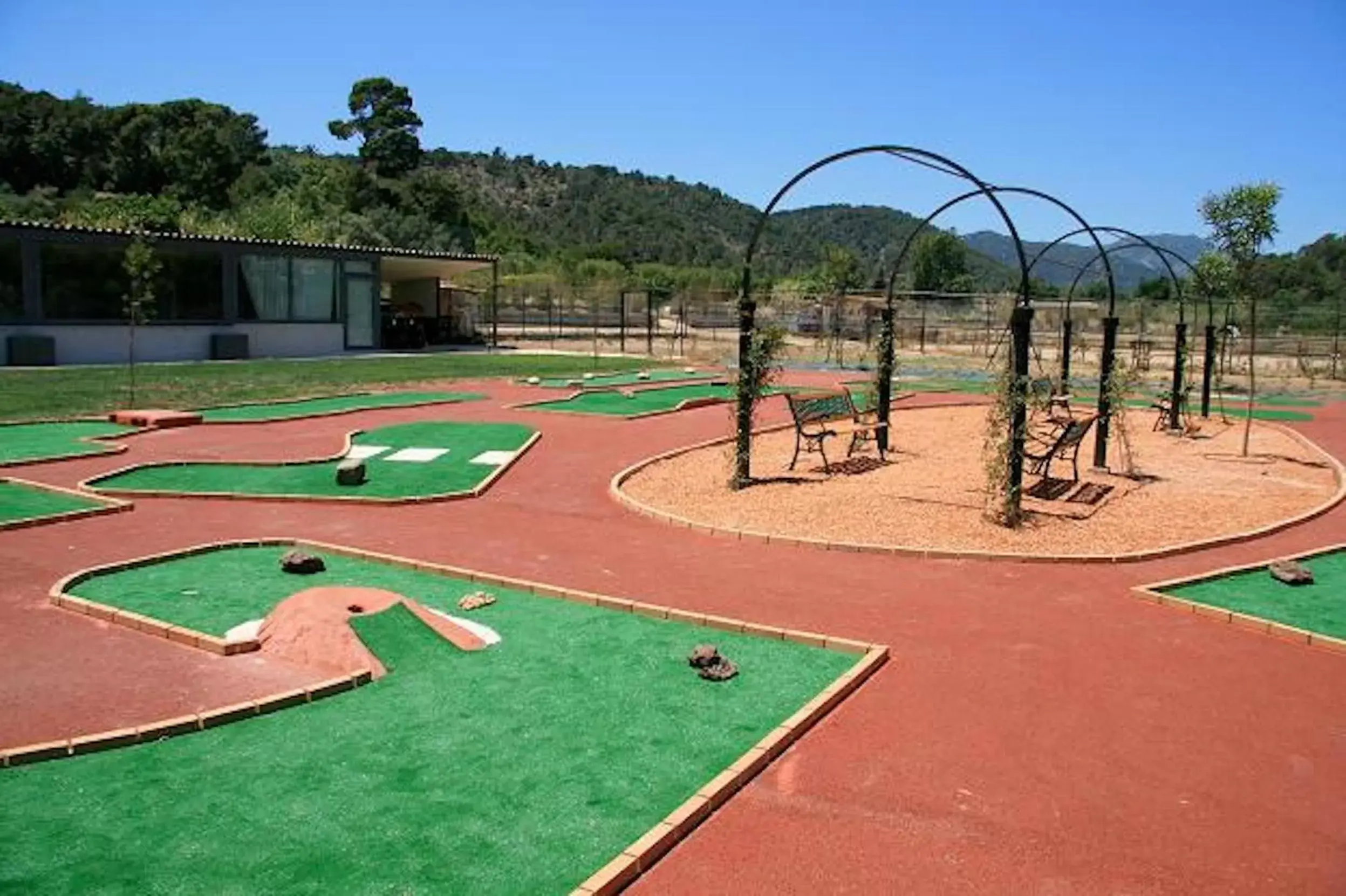 Minigolf, Pool View in loftOtel canet