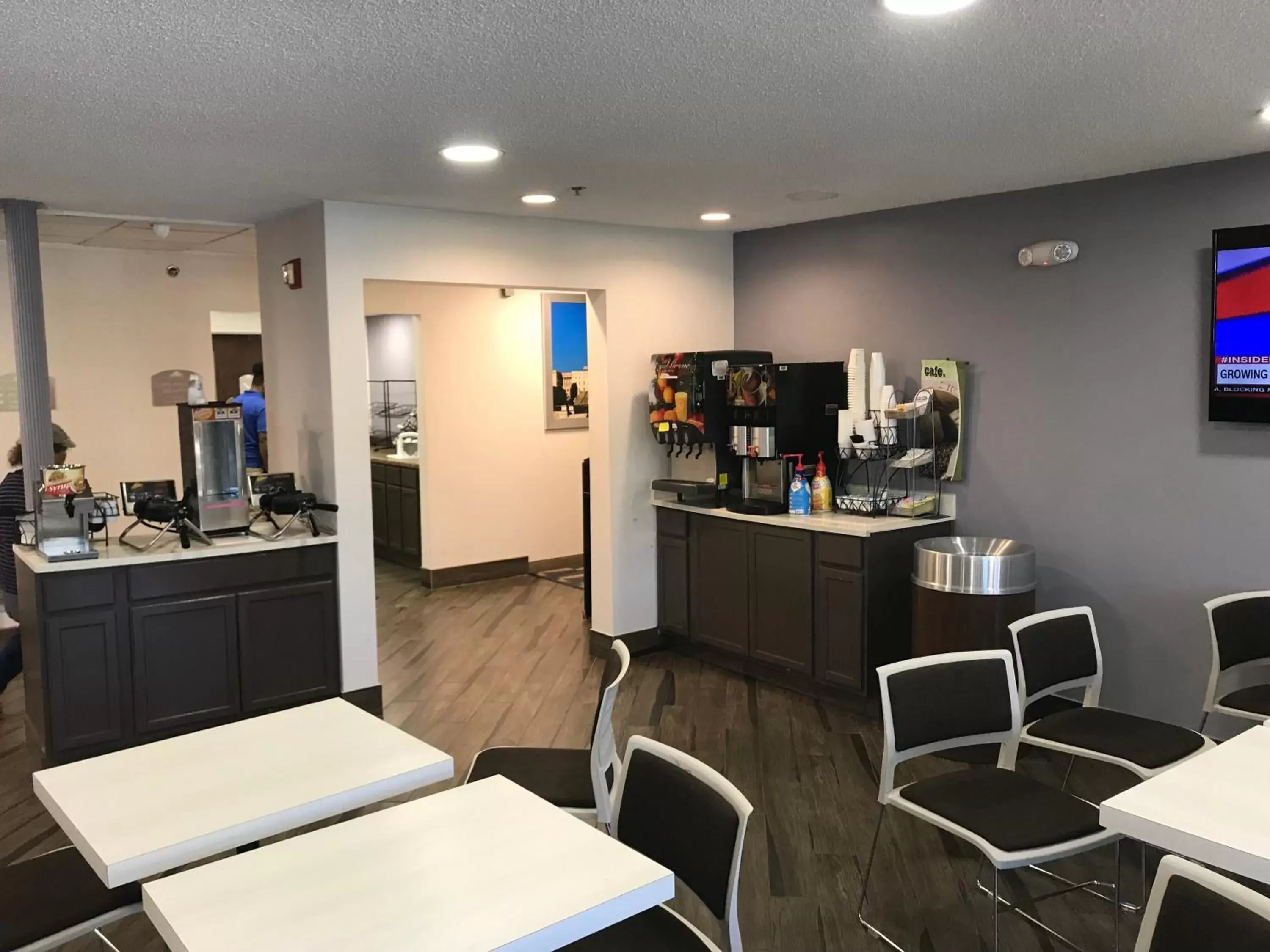 Continental breakfast, Restaurant/Places to Eat in Microtel Inn Suite by Wyndham BWI Airport