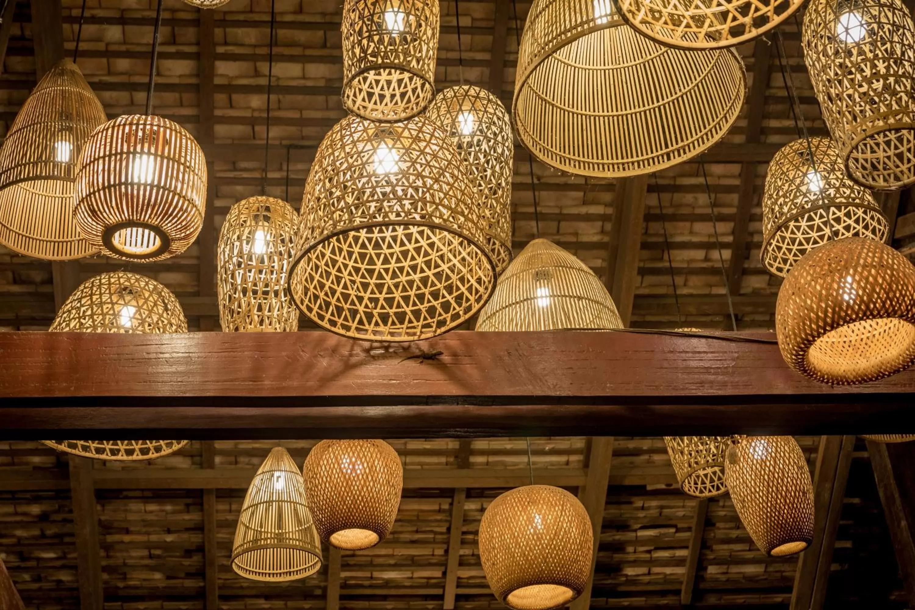 Restaurant/places to eat in Sambor Village Hotel