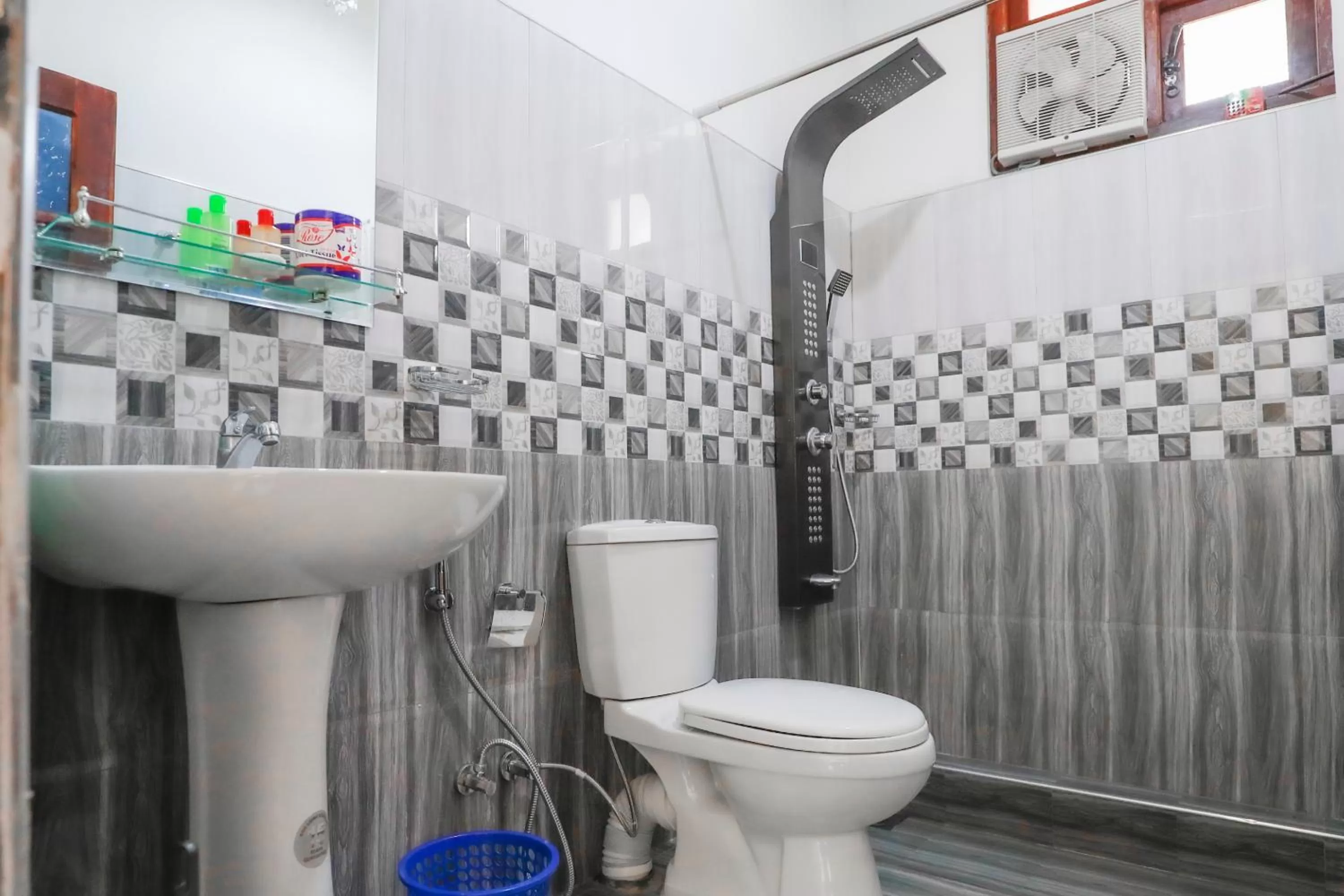 Bathroom in Zircon Ella