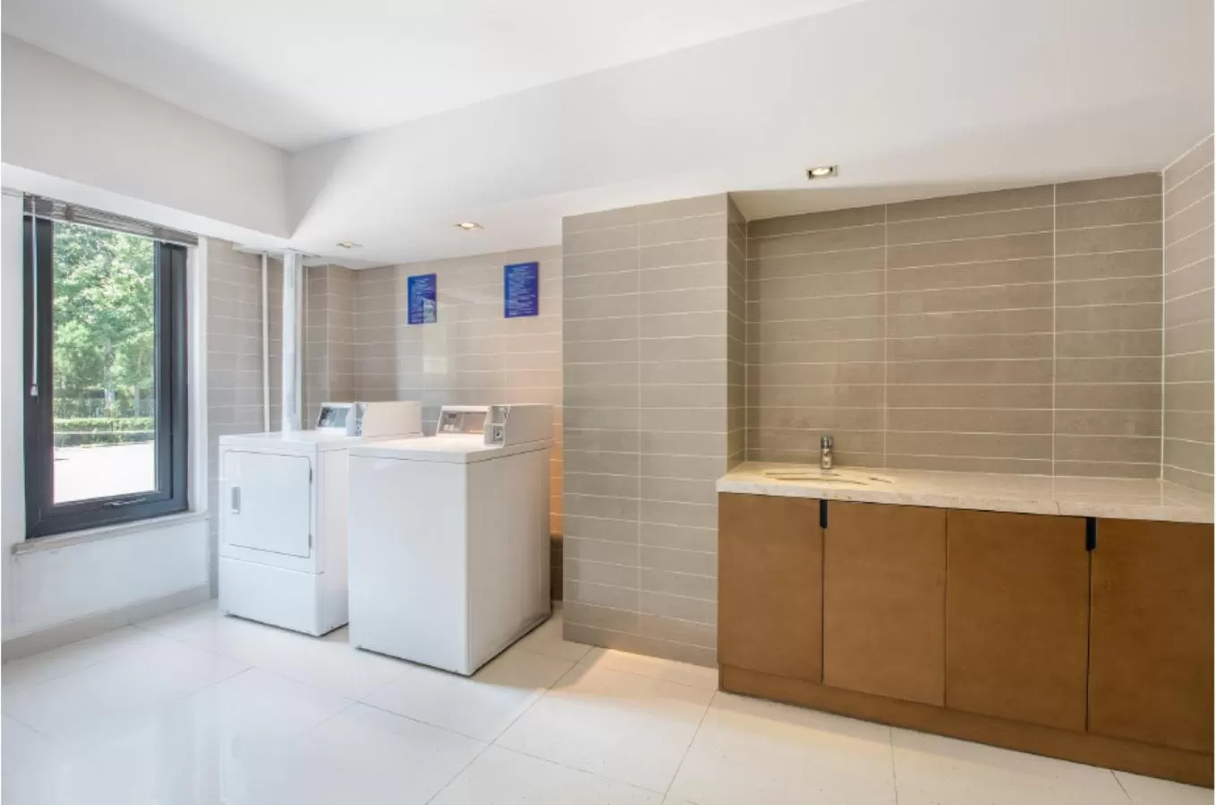 washing machine in Holiday Inn Express Beijing Airport Zone, an IHG Hotel