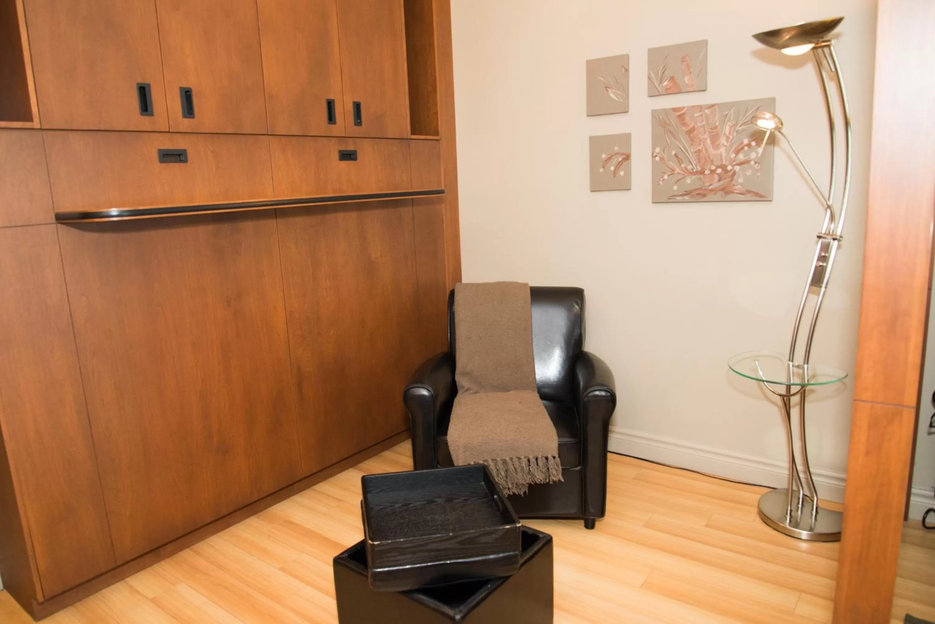 Seating area in Days Inn by Wyndham Berthierville