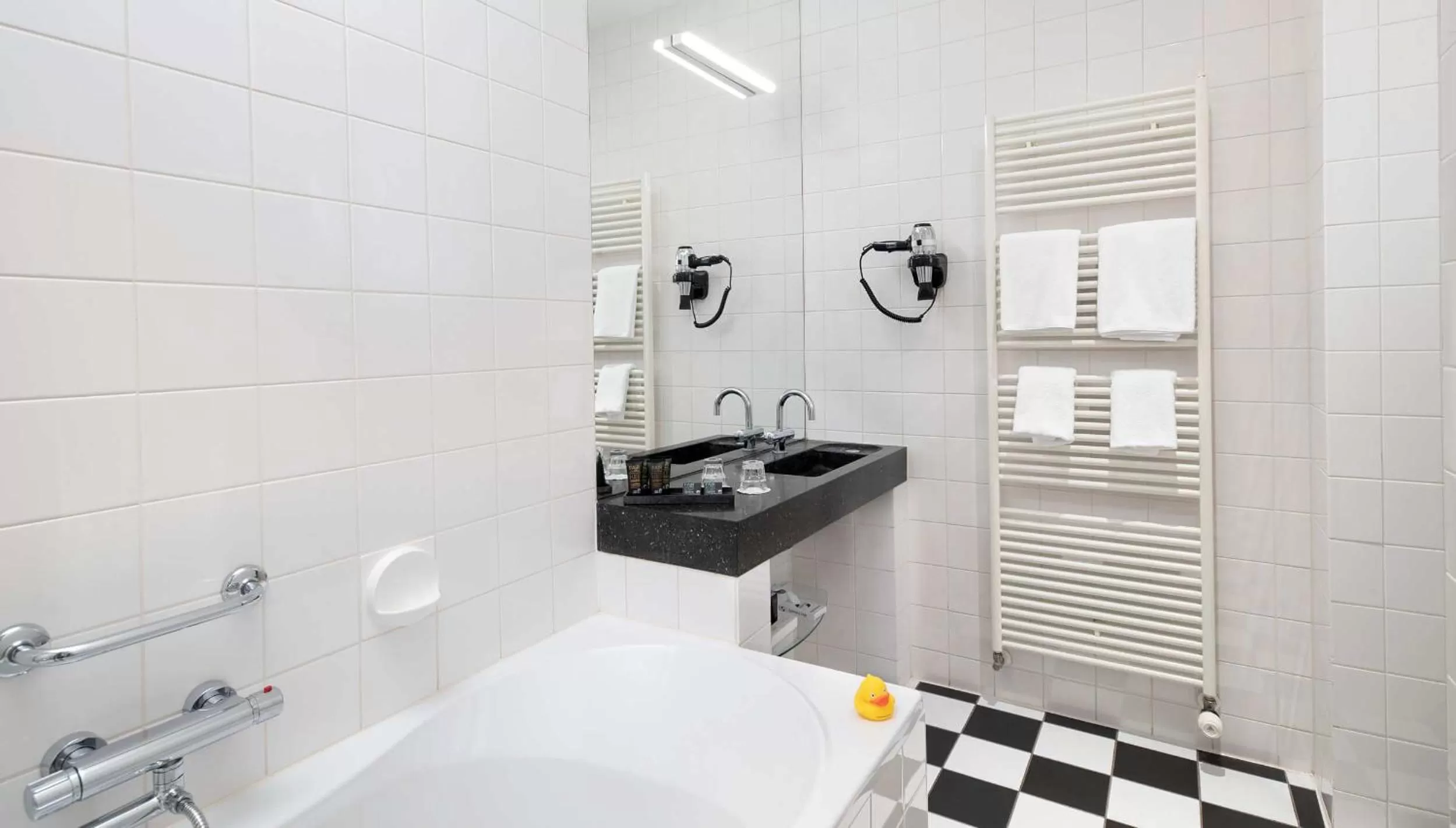 Bathroom in Landgoed Groot Warnsborn