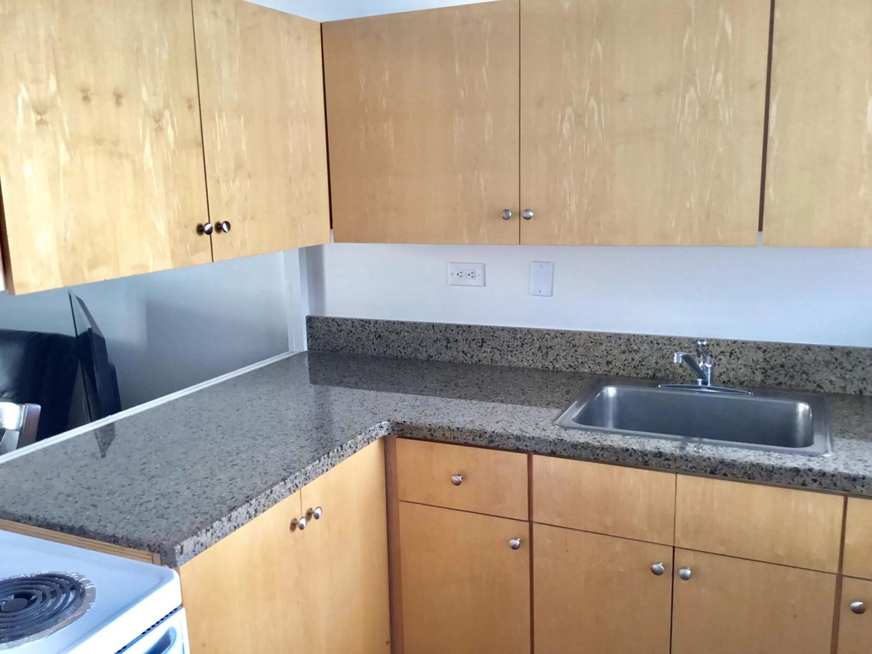 Kitchen or kitchenette in Holiday Surf Hotel (with full kitchen)