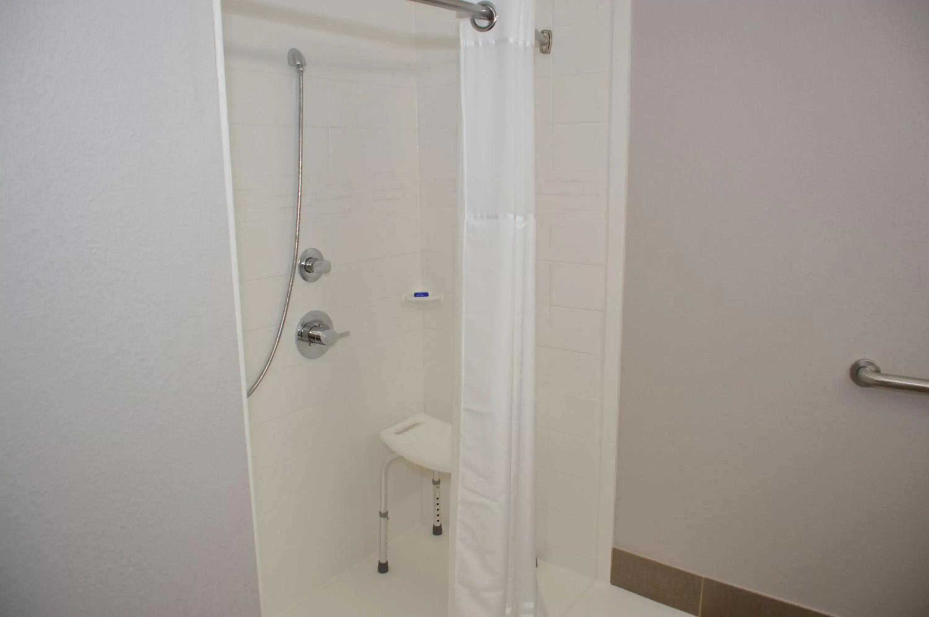 Bathroom in Best Western Plus Longview - University Hotel