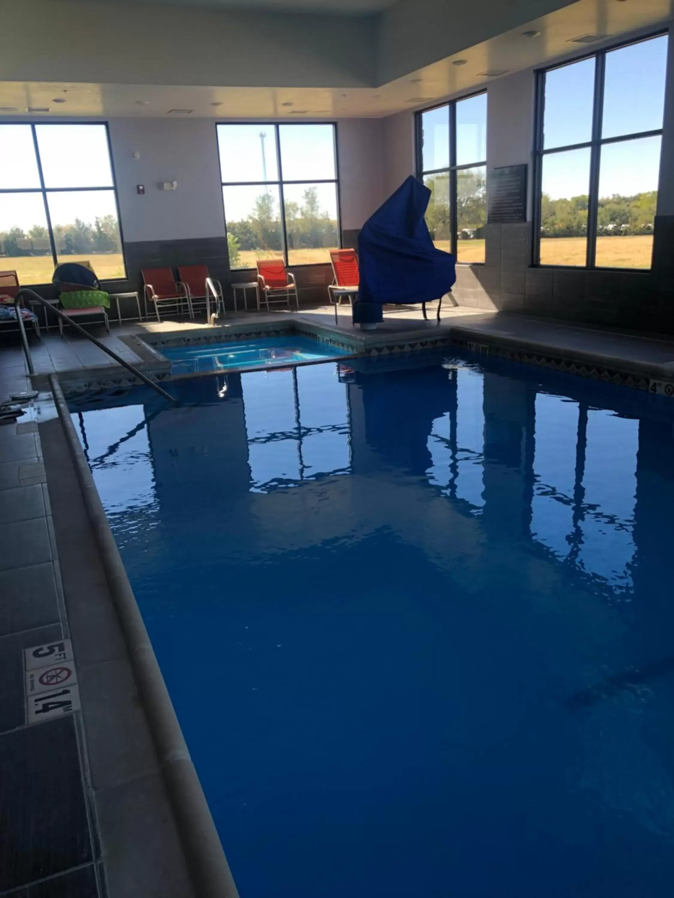 Pool view, Swimming Pool in Pratt Inn and Suites