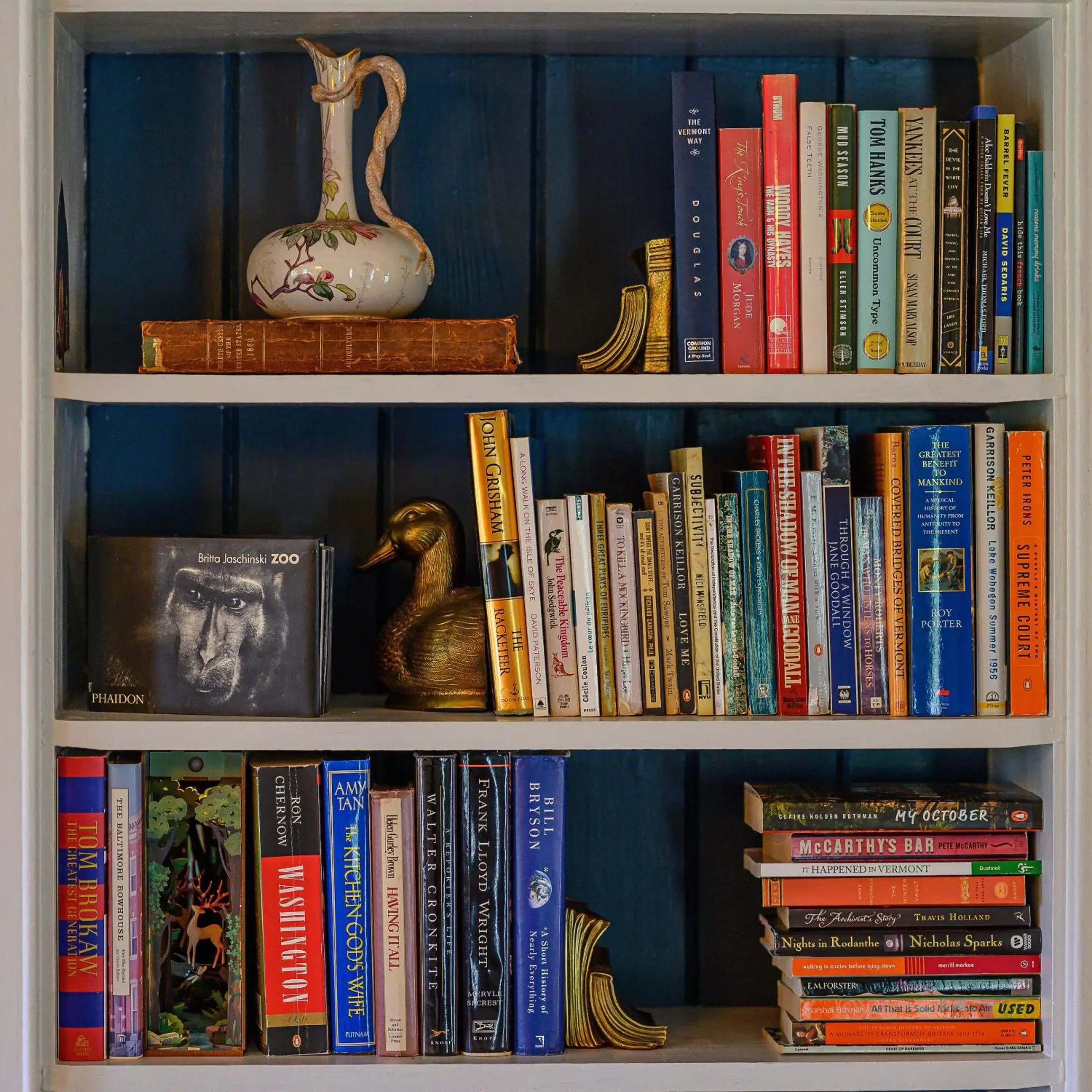 Library in Brass Lantern Inn