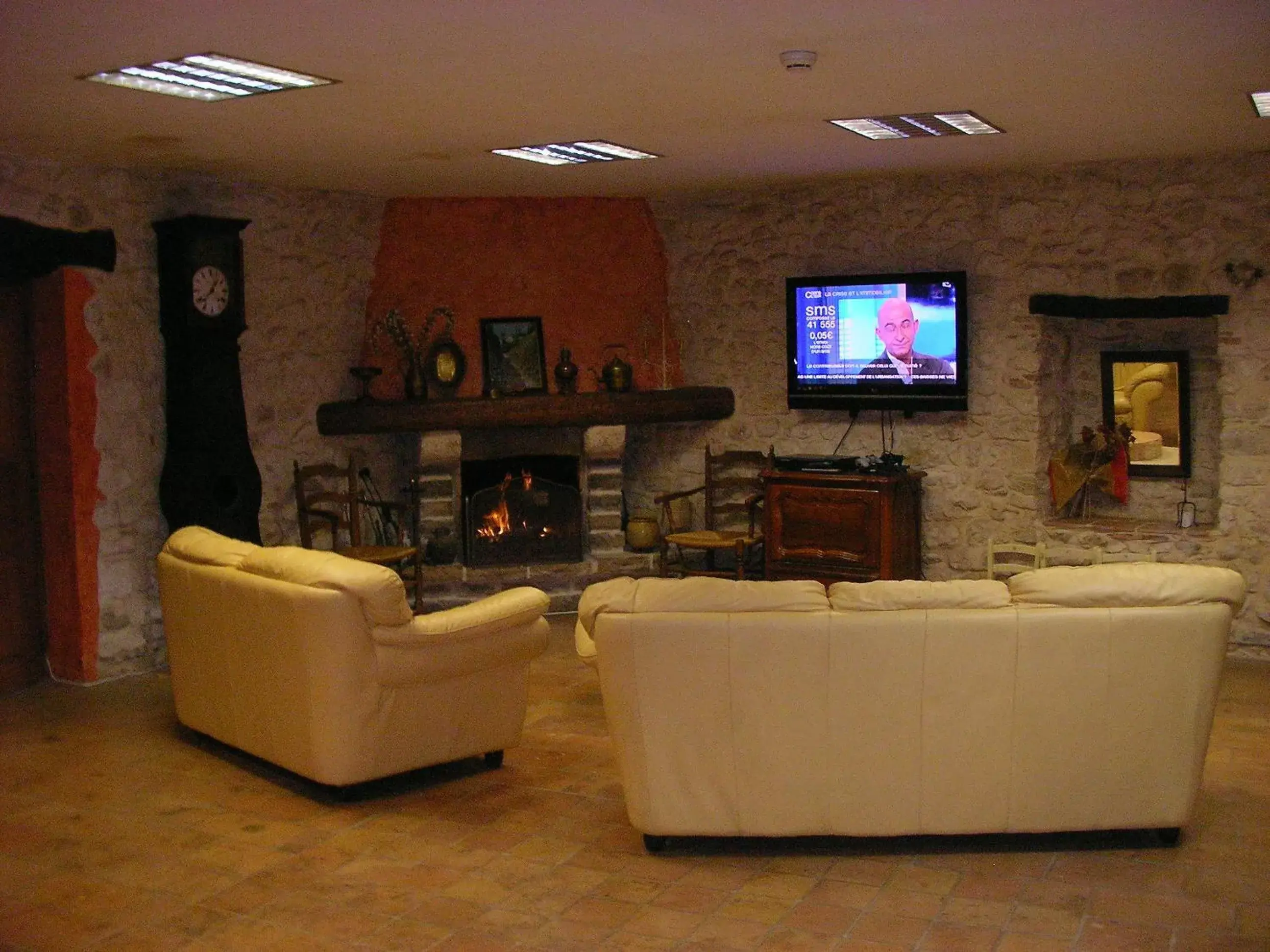 Photo of the whole room, Seating Area in Logis Hotel Restaurant L'Esquielle