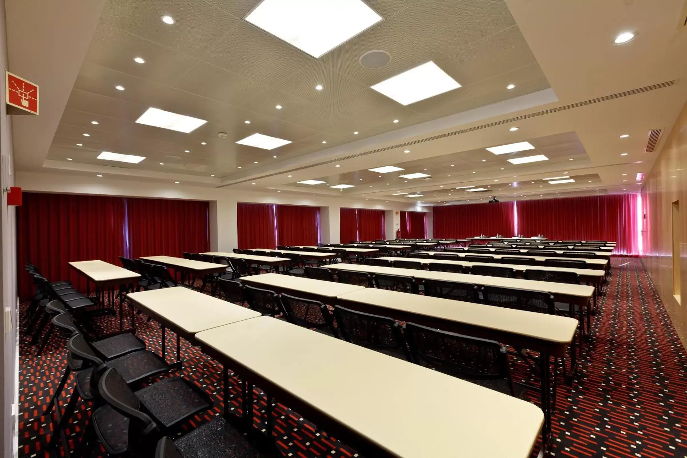 Business facilities in Hotel Mercure Braga Centro