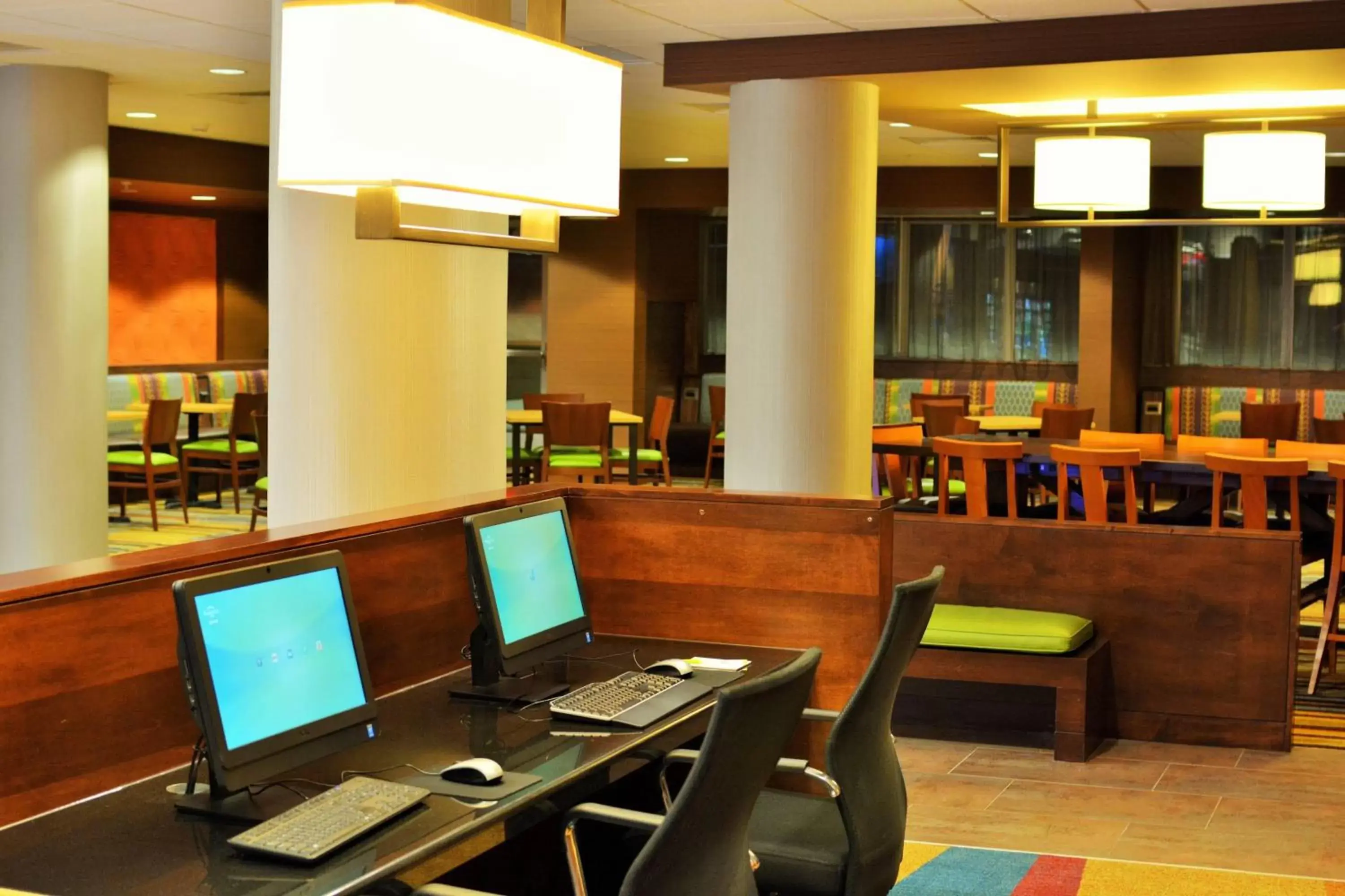 Business facilities in Fairfield Inn & Suites by Marriott Omaha Northwest