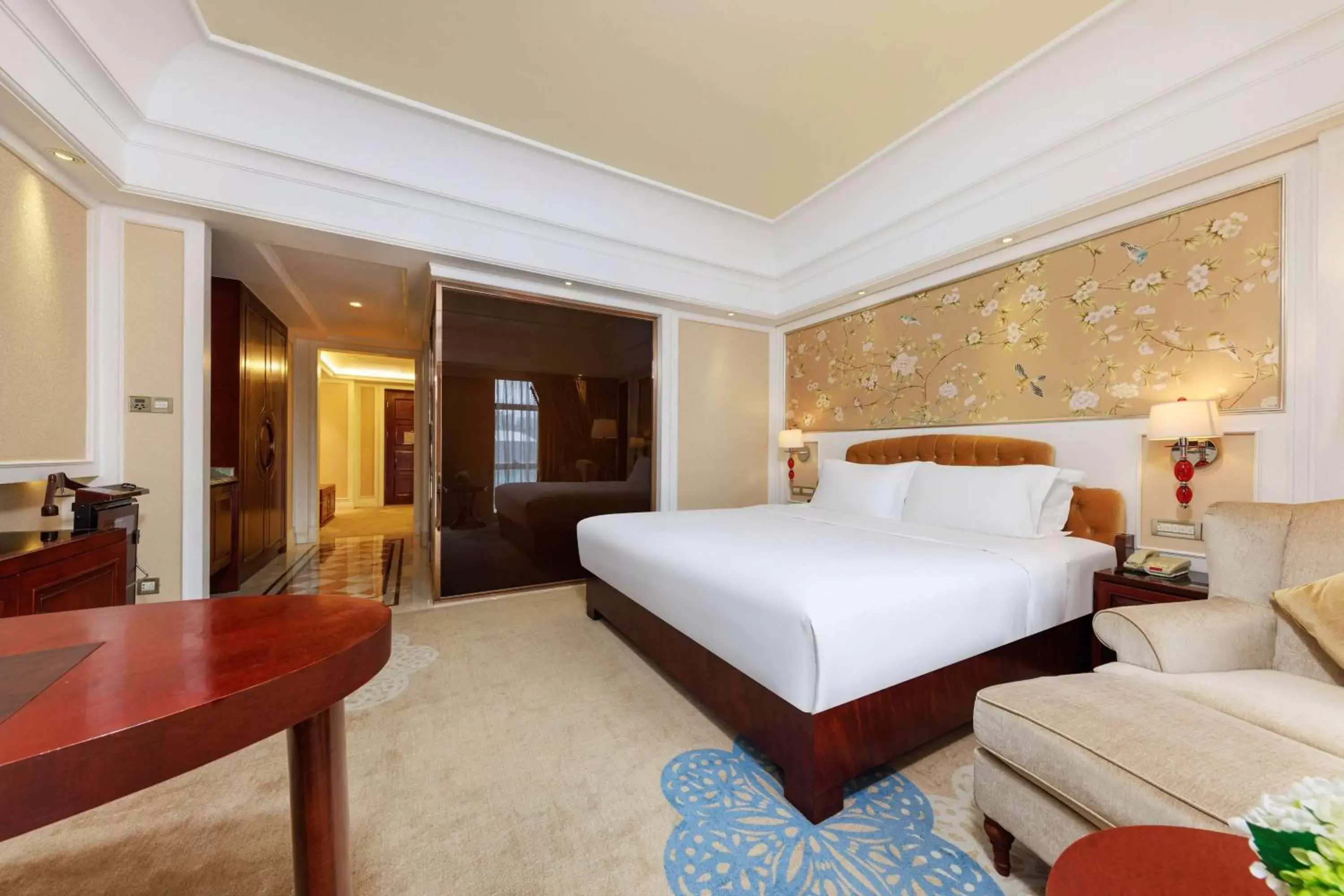 Photo of the whole room, Bed in Wyndham Foshan Shunde