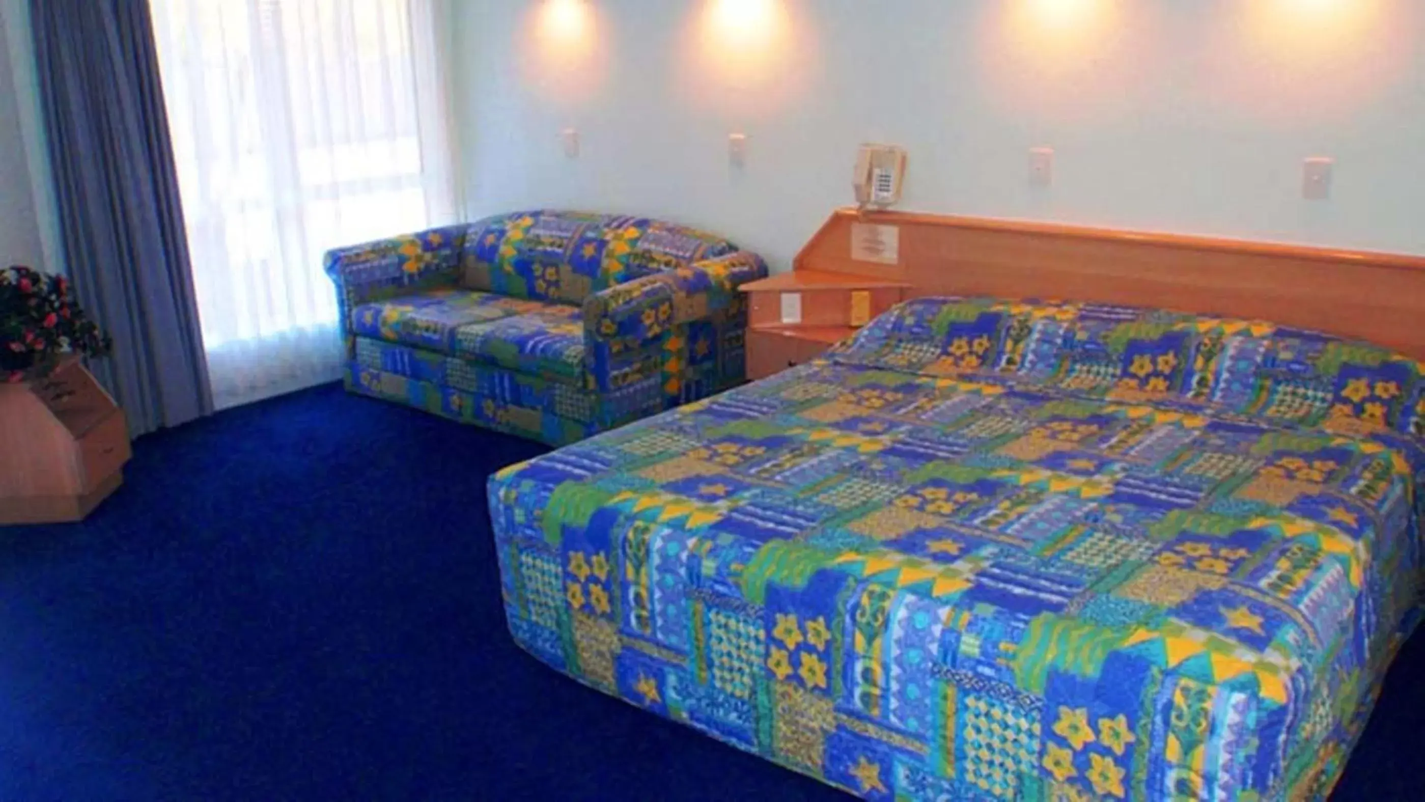 Bedroom, Bed in Runaway Bay Motor Inn