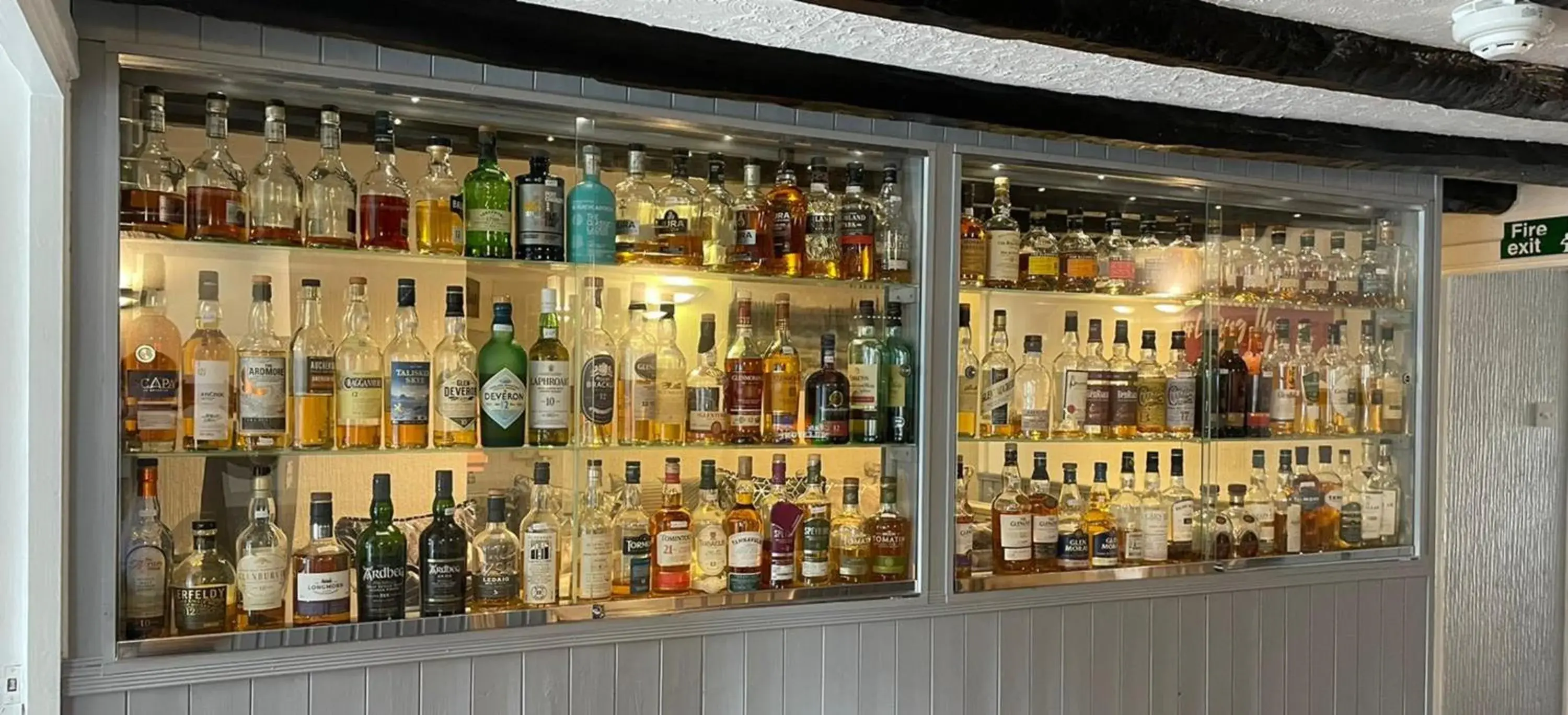 Lounge or bar in OYO Eastbank Hotel, Speyside Scotland