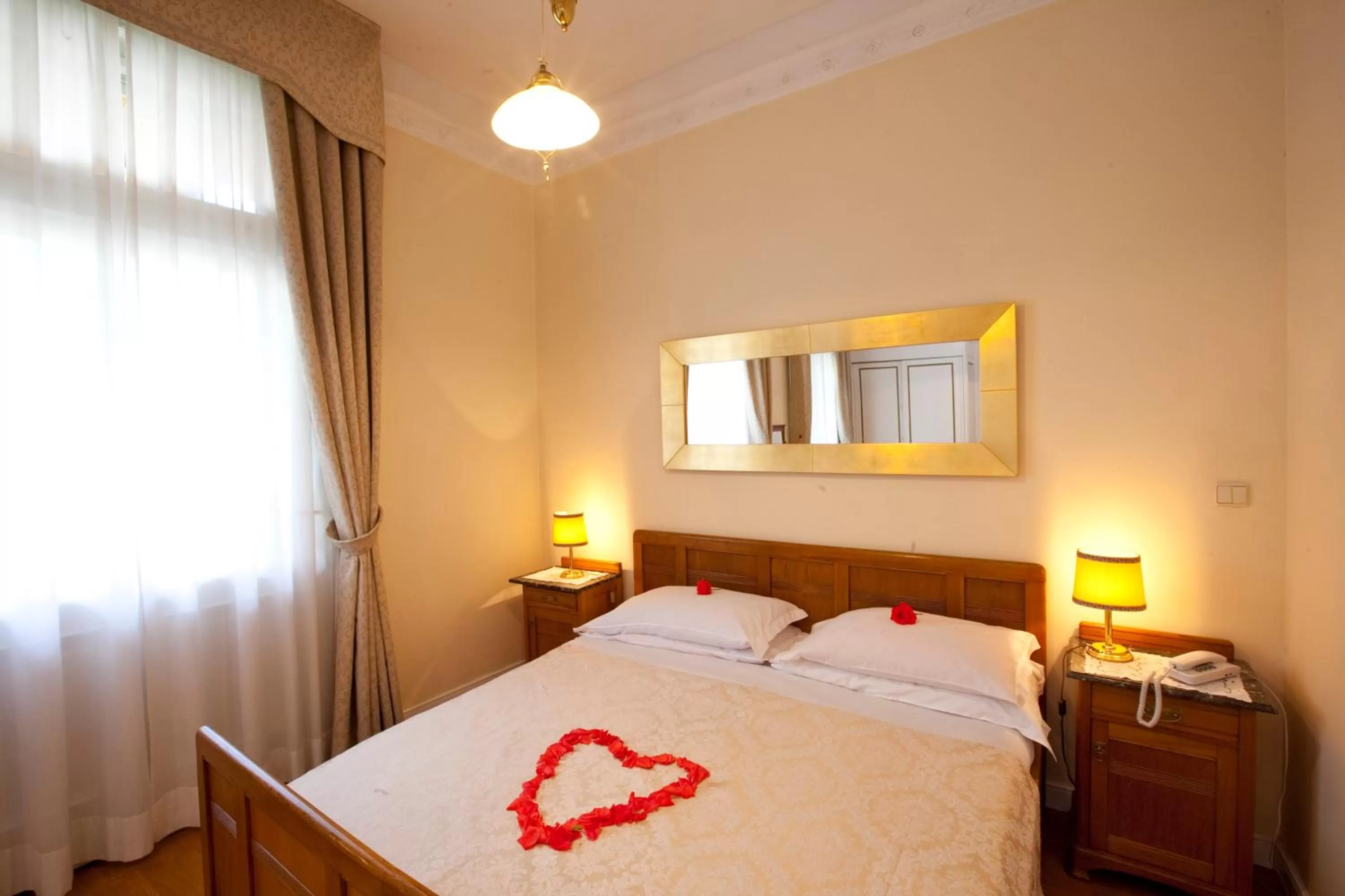 Bedroom, Bed in Hotel Villa Westend