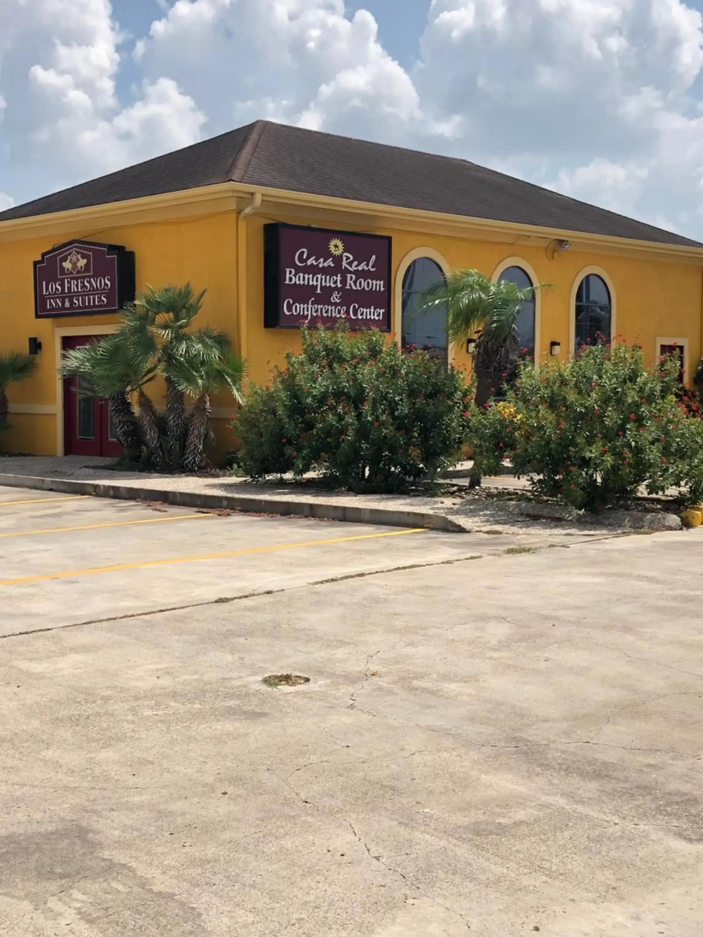 Property Building in Los Fresnos Inn and Suites