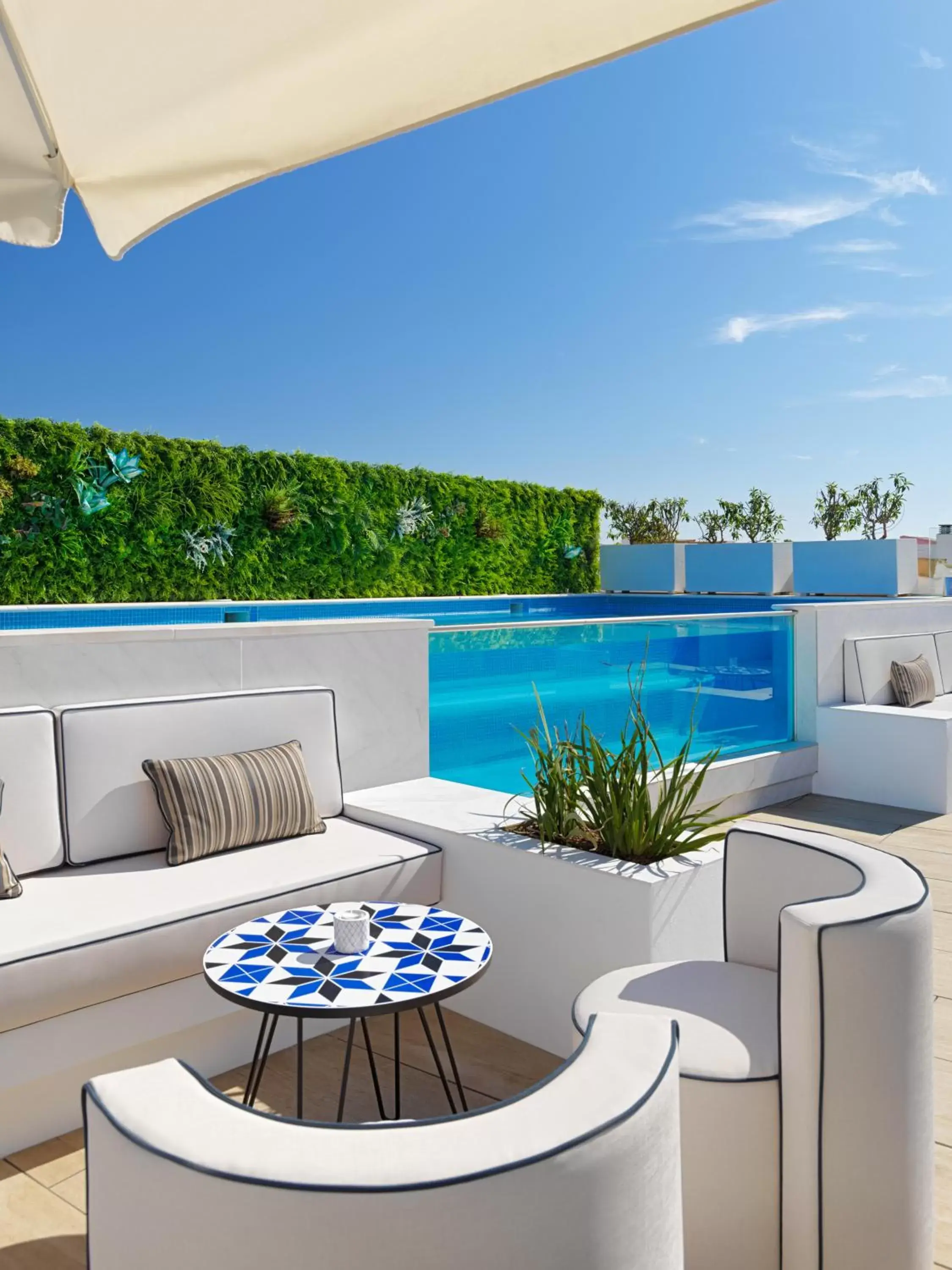 Swimming pool in H10 Casa de la Plata Swimming pool in H10 Casa de la Plata