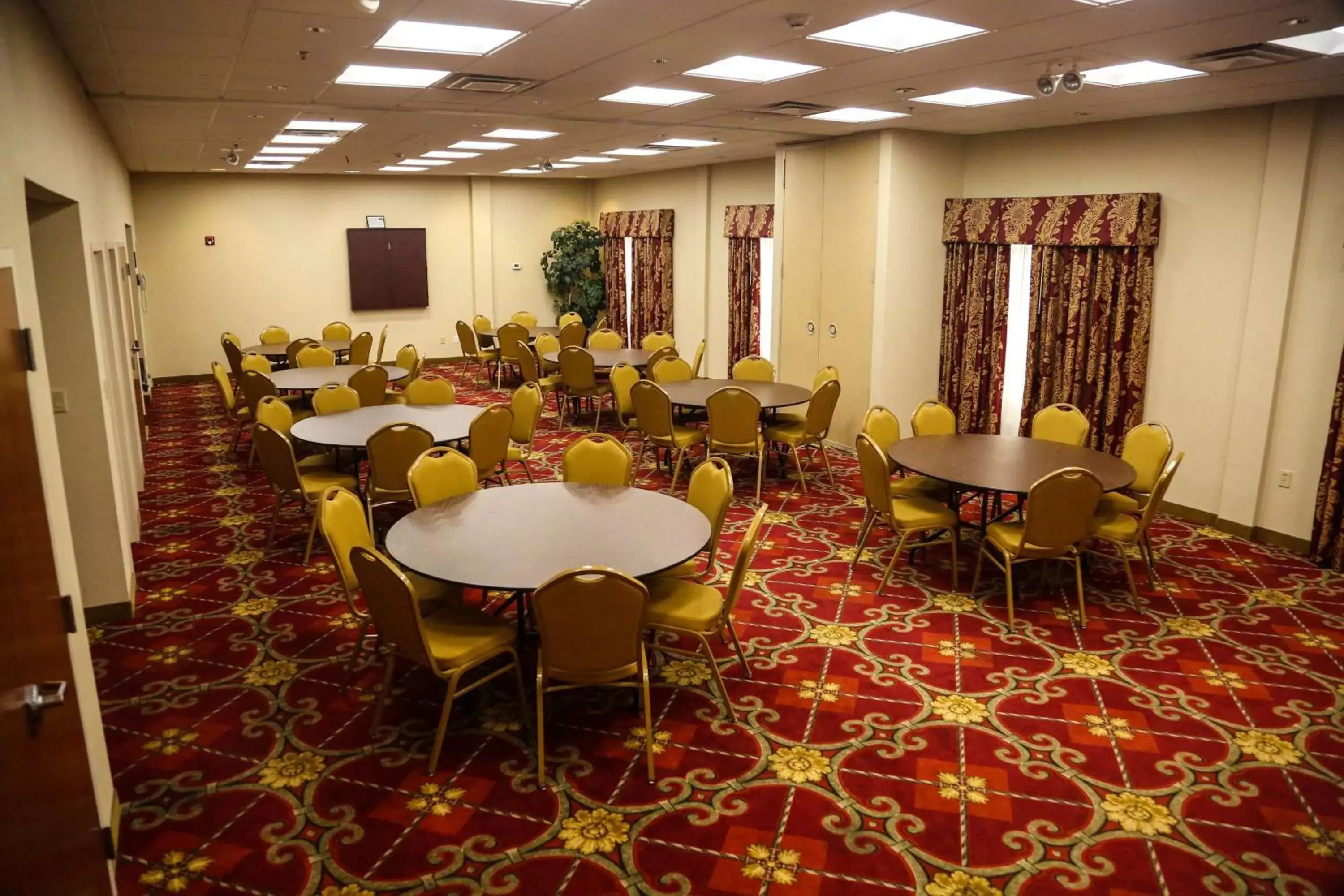 Meeting/conference room in Hampton Inn & Suites Jennings