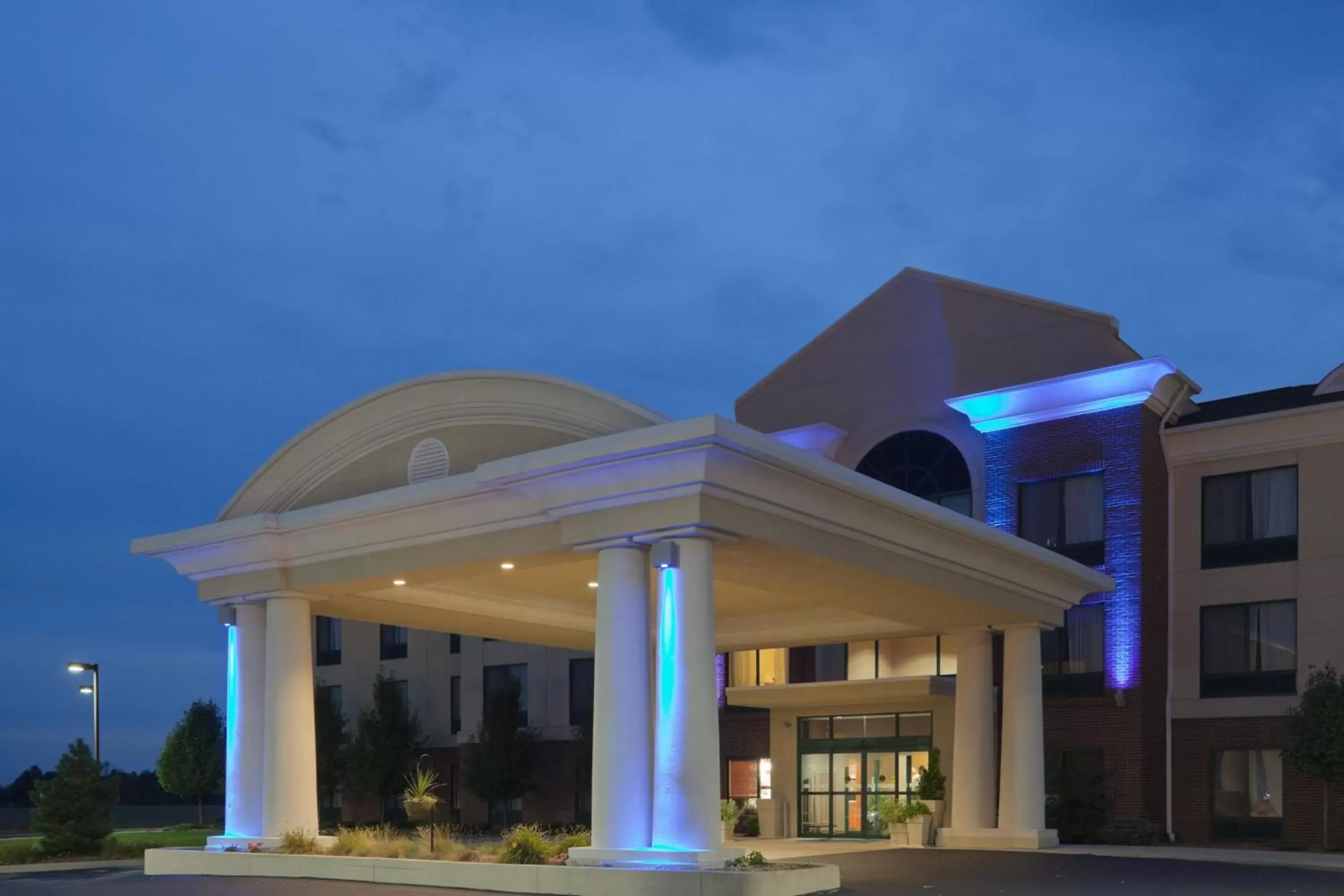 Property Building in Holiday Inn Express Hotel & Suites Bryan-Montpelier, an IHG Hotel