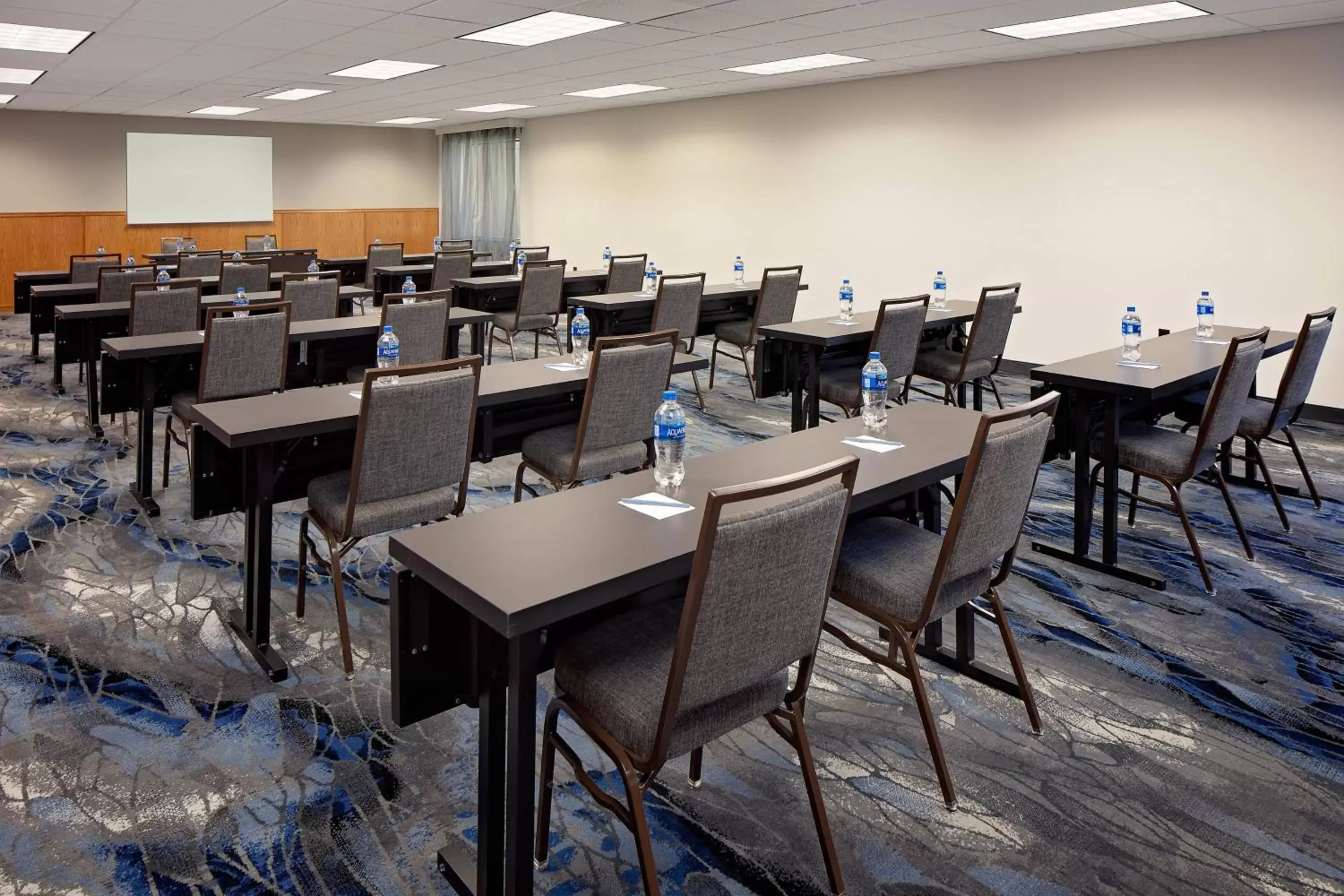 Meeting/conference room, Restaurant/Places to Eat in Fairfield Inn & Suites San Angelo