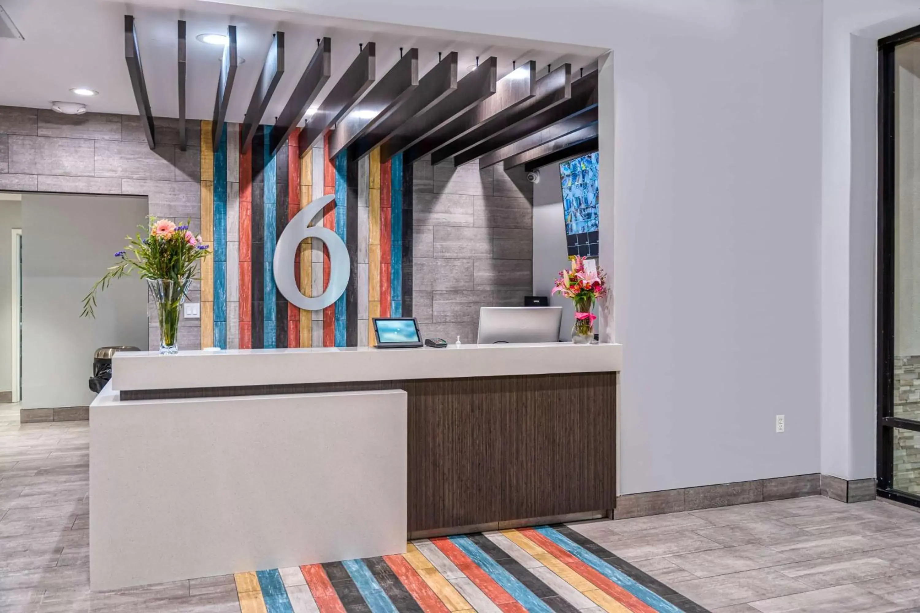 Lobby/Reception in Studio 6 Suites Stockton, CA Waterfront