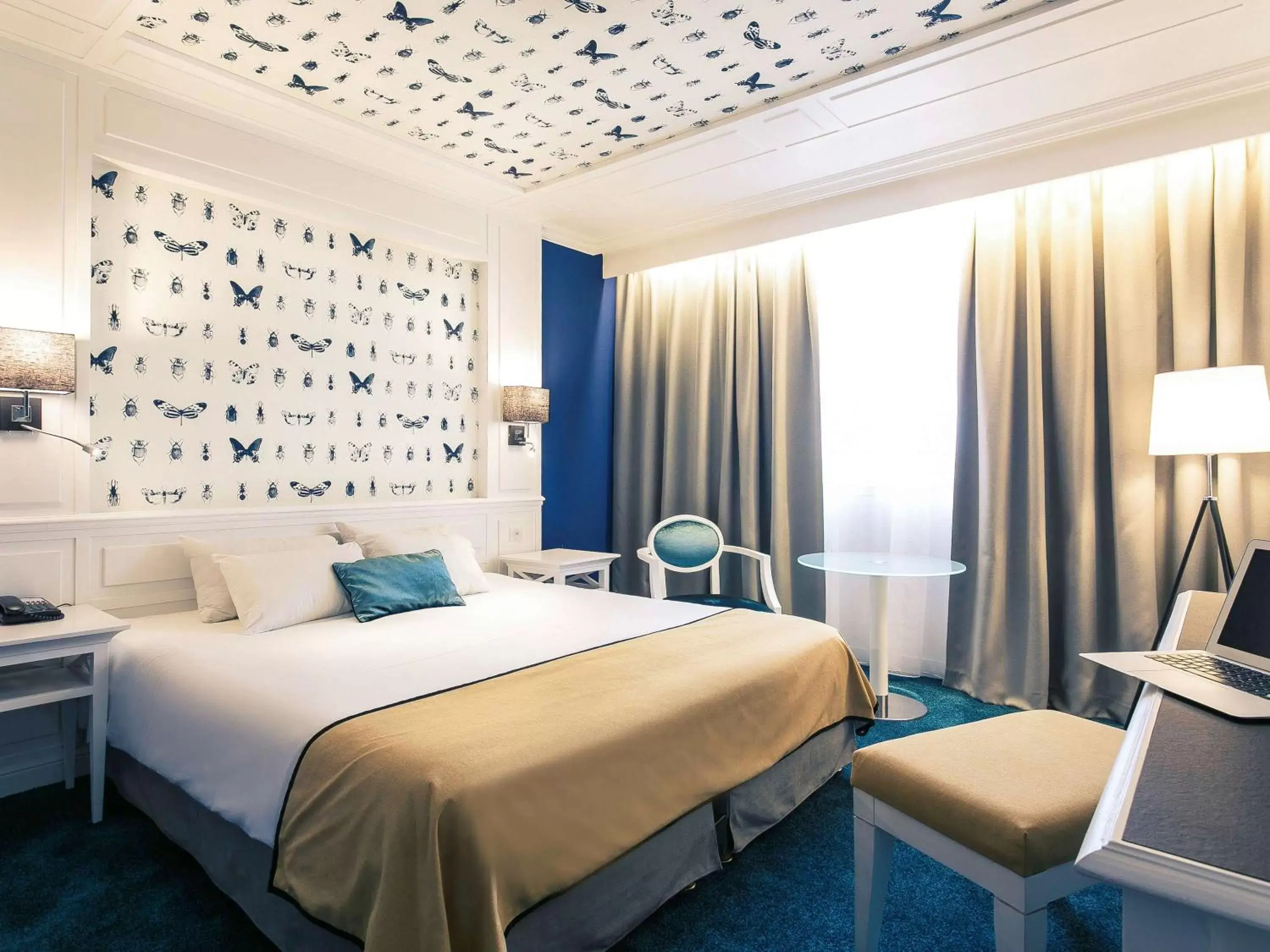 Photo of the whole room, Bed in Mercure Bordeaux Aéroport