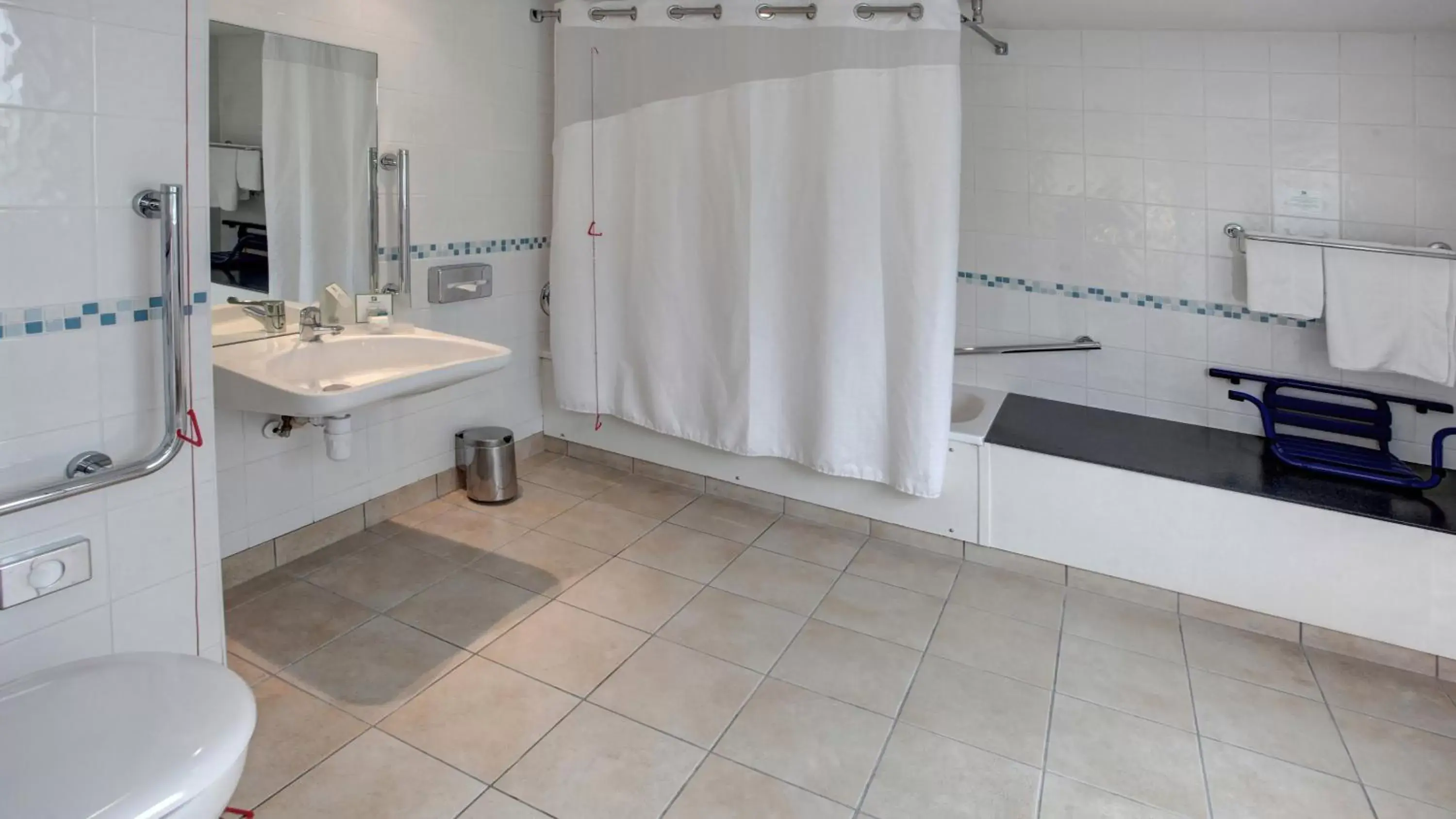 Photo of the whole room, Bathroom in Holiday Inn Maidstone-Sevenoaks, an IHG Hotel