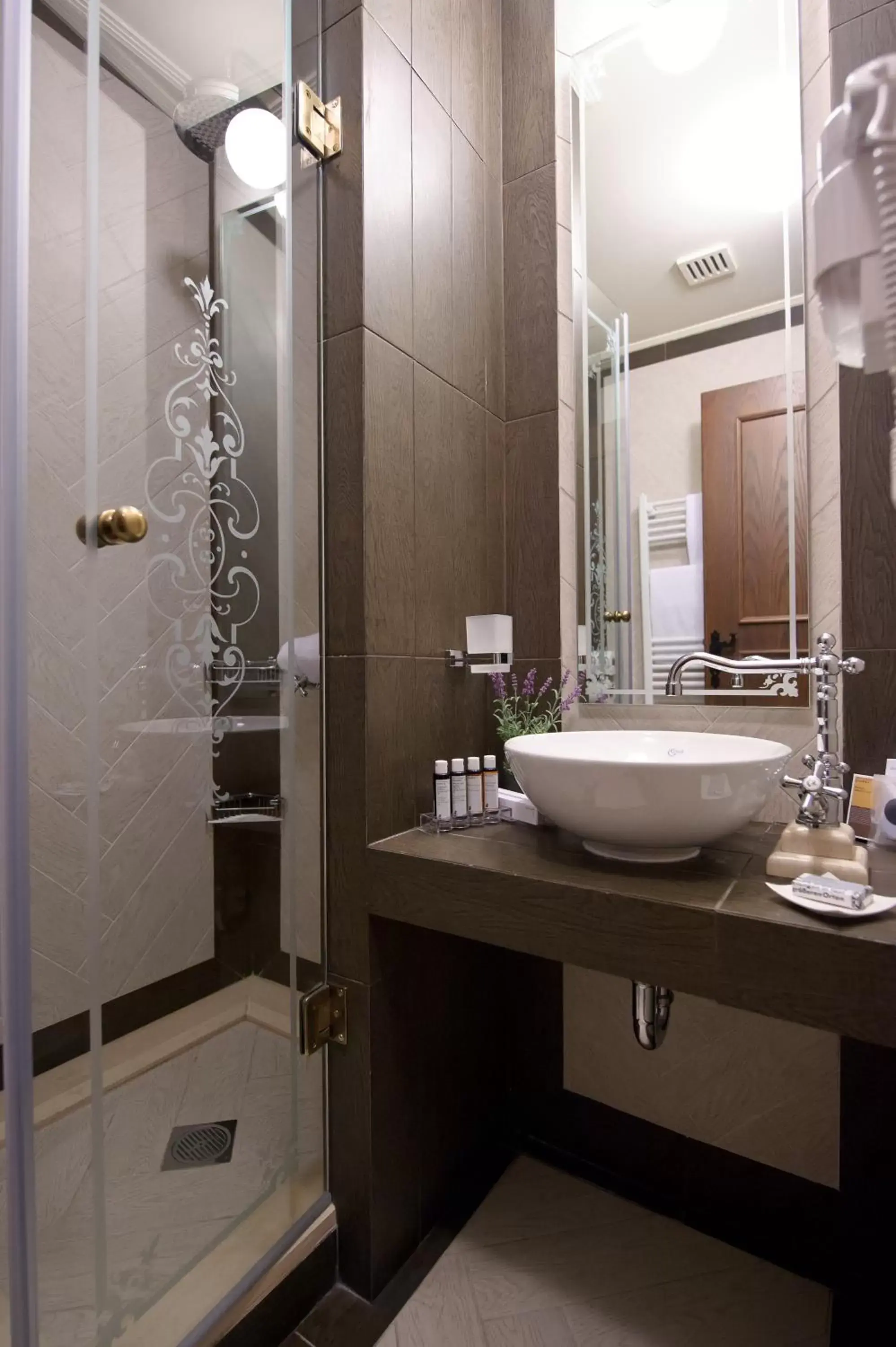 Bathroom in Orologopoulos Mansion Luxury Hotel