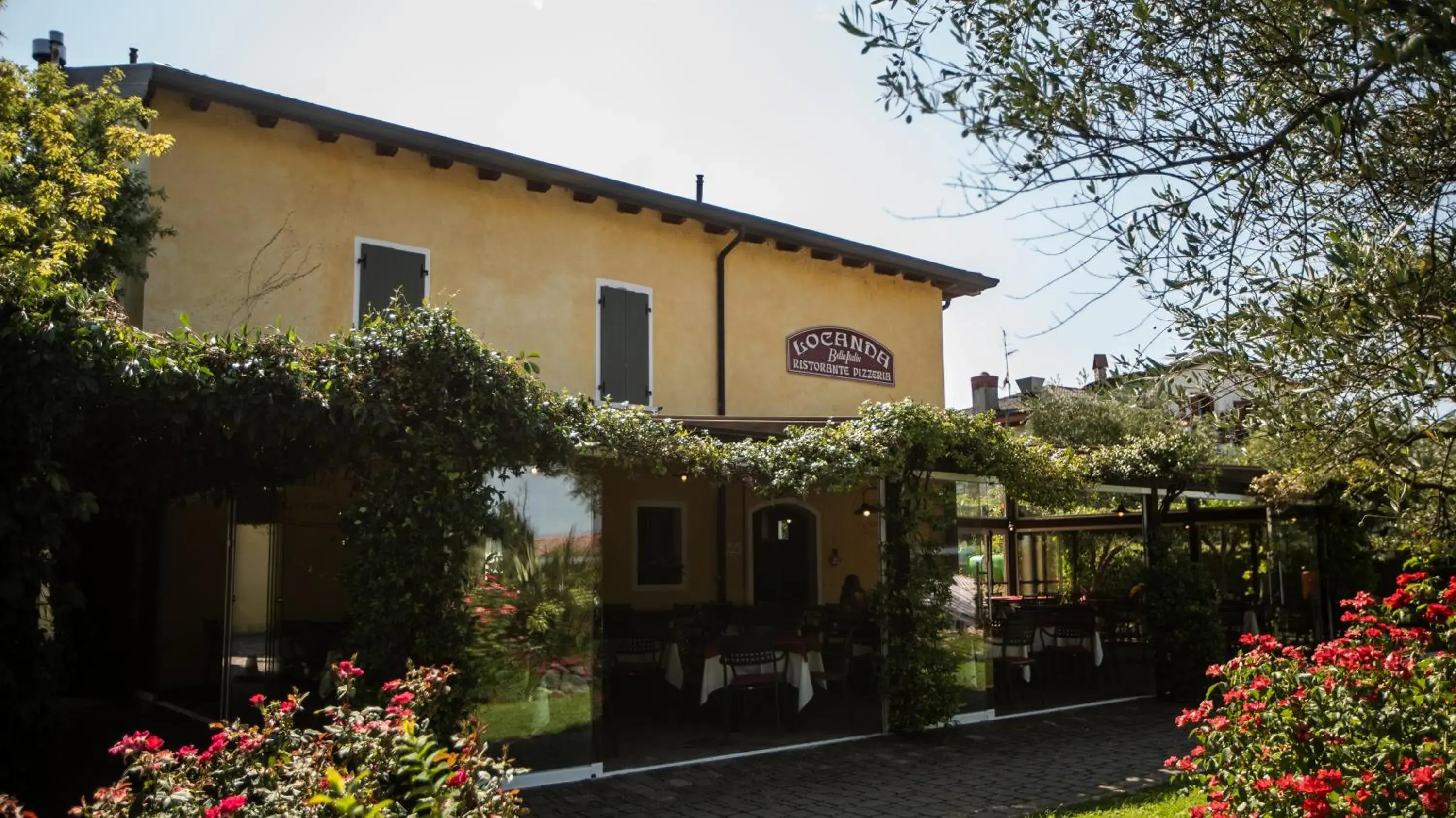 Restaurant/places to eat, Property Building in Hotel Bella Italia