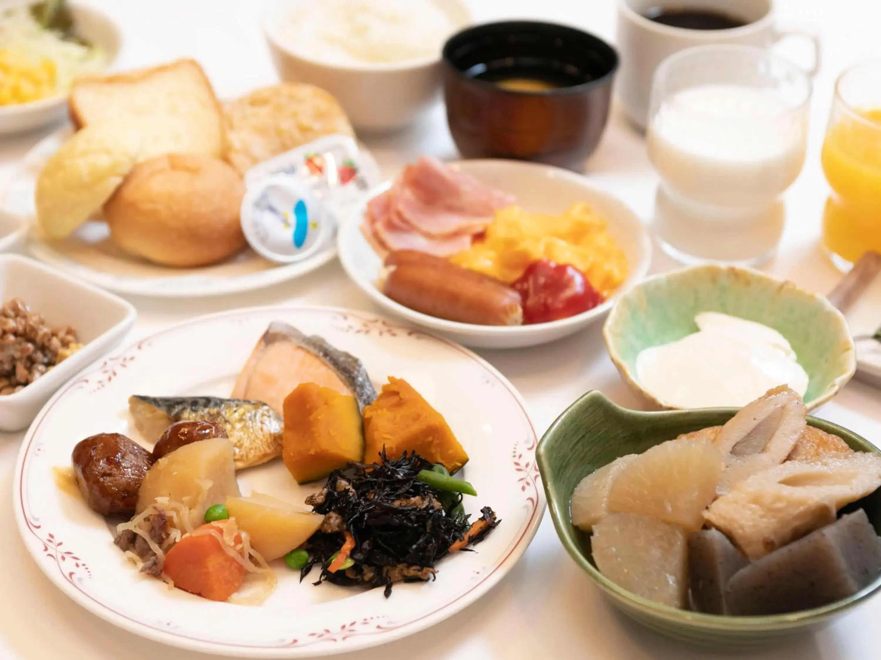 Buffet breakfast in Apa Hotel Himeji-Ekikita