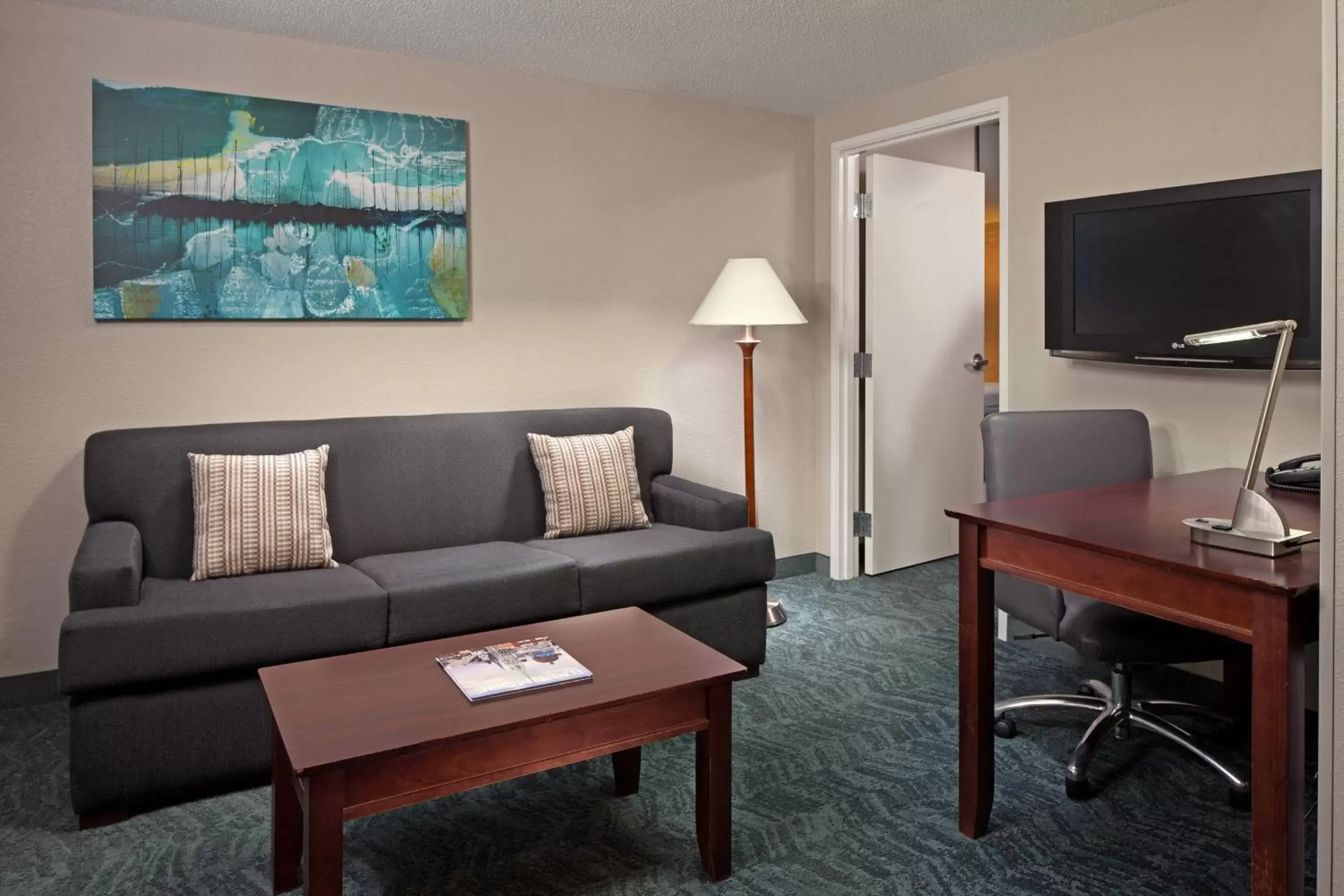 Living room, Seating Area in SpringHill Suites by Marriott Baltimore Downtown/Inner Harbor
