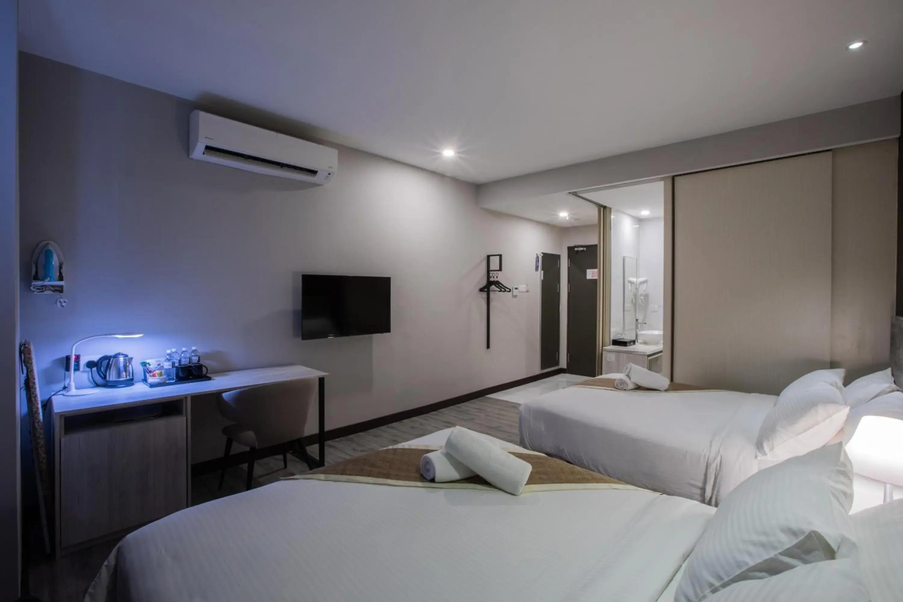 TV and multimedia, Bed in The Leverage Business hotel (Skudai)