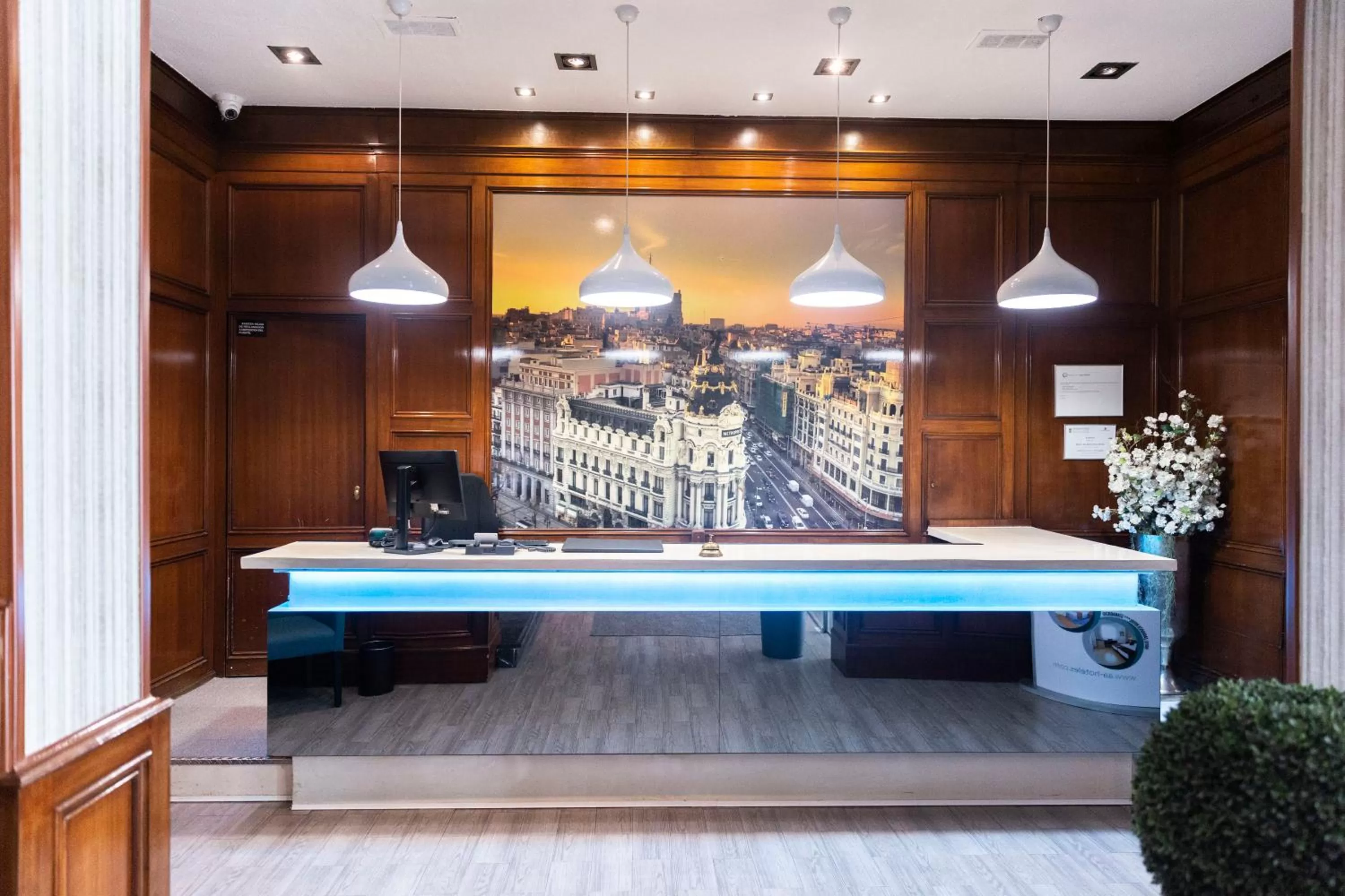 Lobby or reception in Hotel Serrano