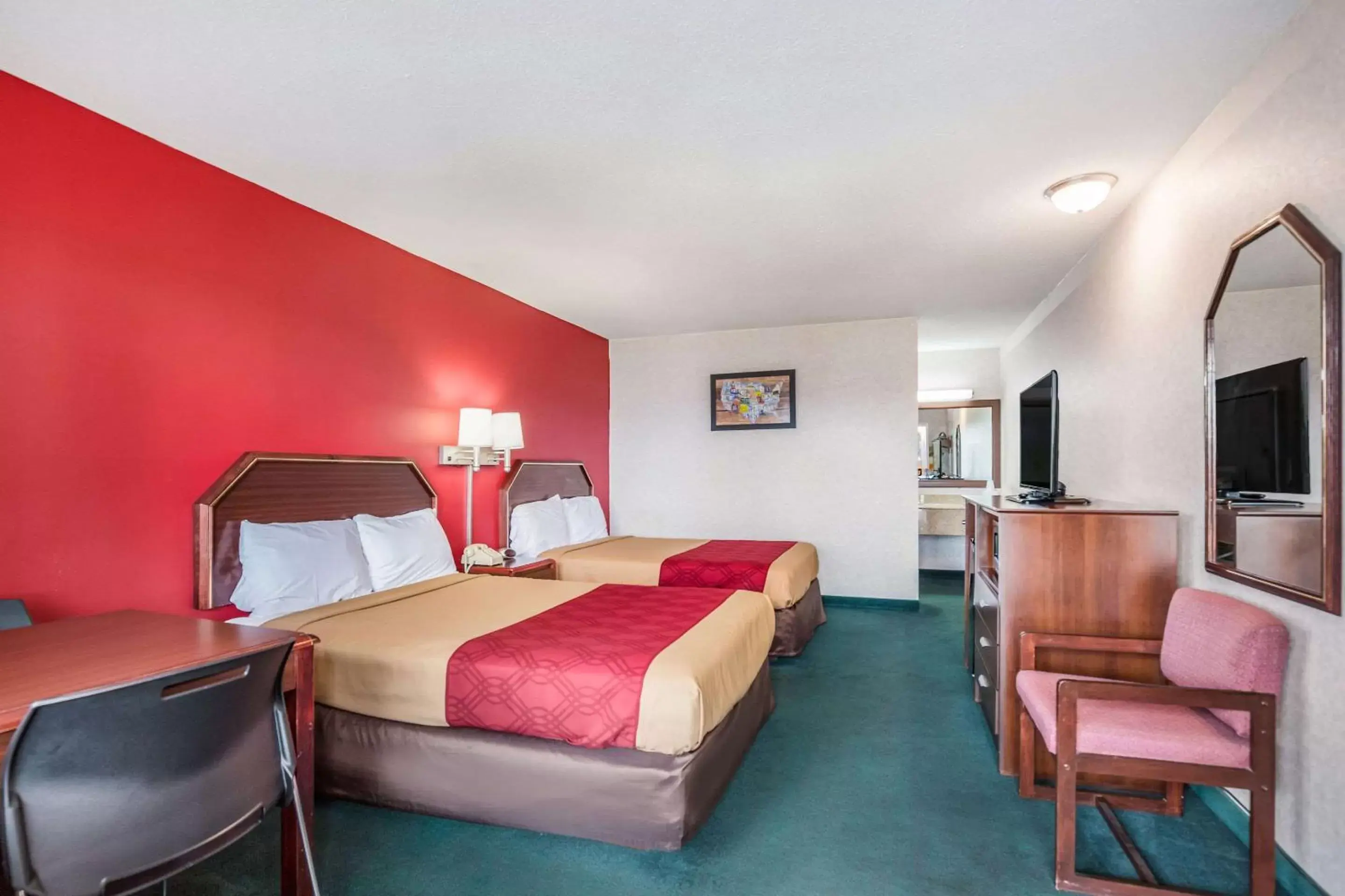 Photo of the whole room in Economy Inn