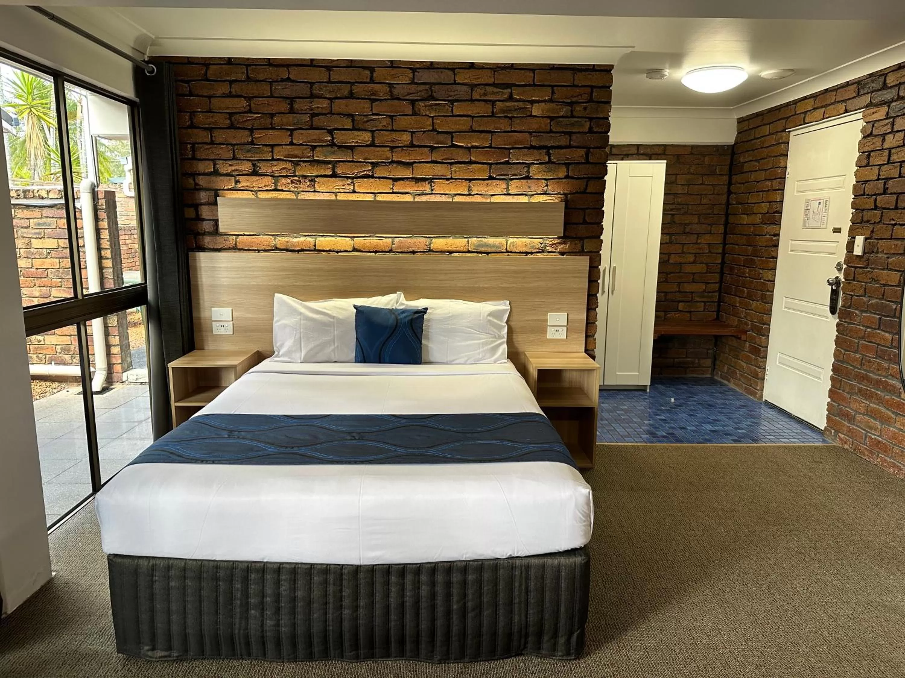 Bed in Logan City Motor Inn